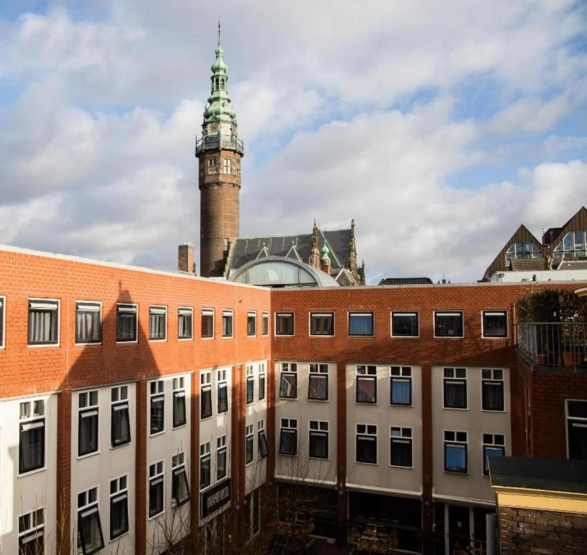 Shower in Hotel The Happy Traveler