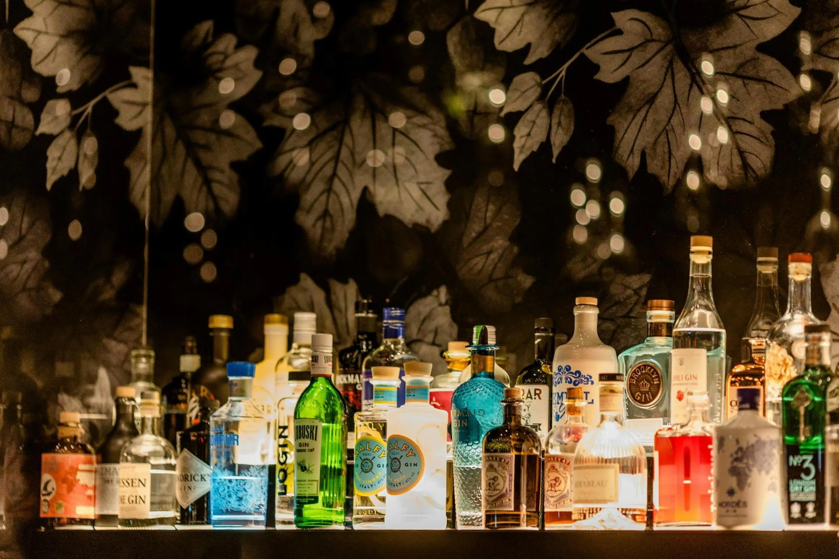 Lounge or bar in Motel One Wiesbaden