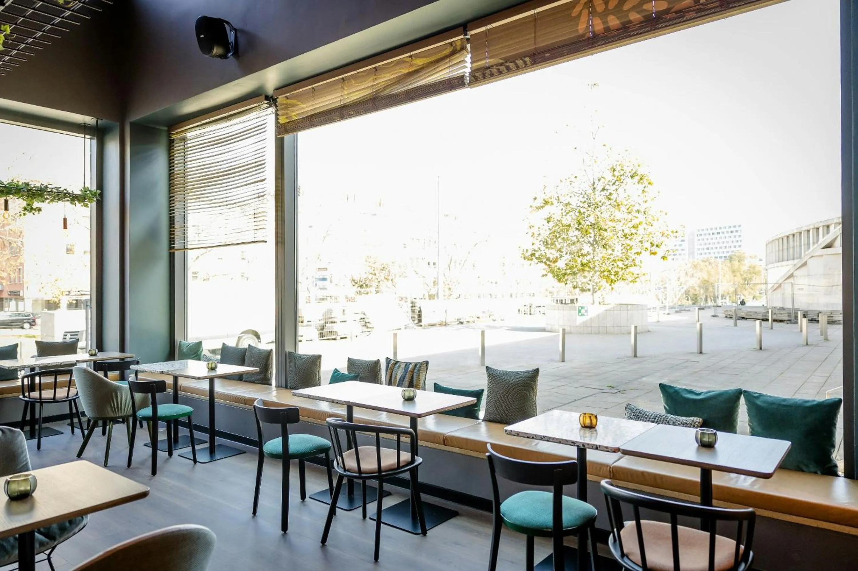 Lounge or bar in Motel One Wiesbaden