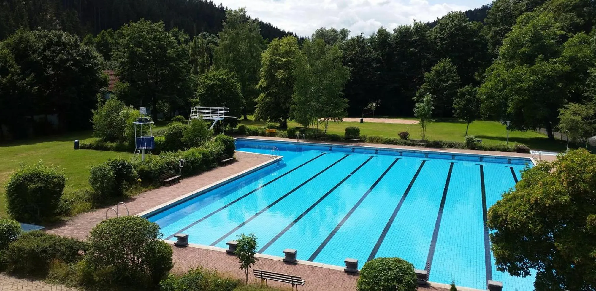 Swimming pool in WAGNERS Hotel im Frankenwald