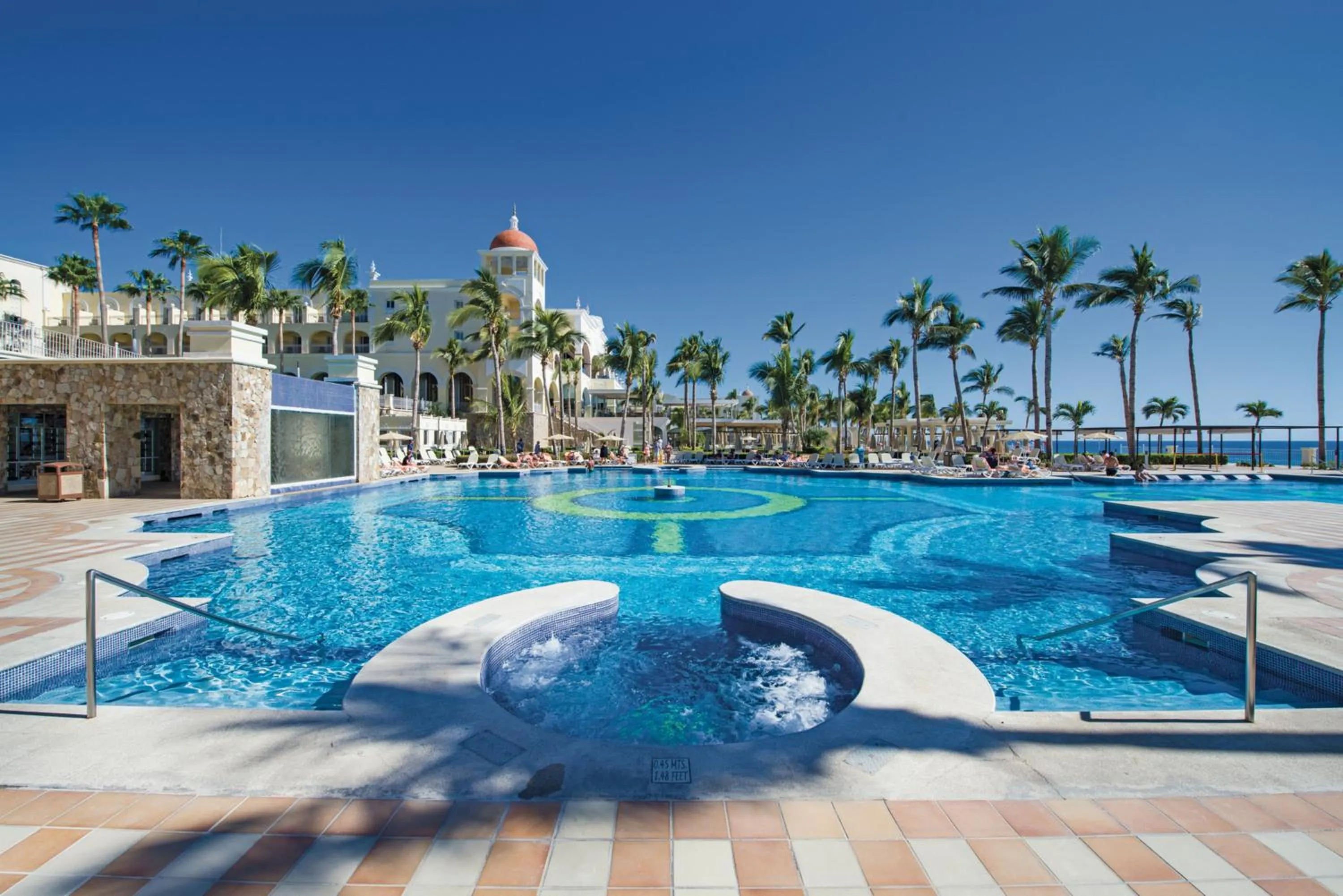 Swimming pool in Riu Palace Cabo San Lucas - All Inclusive