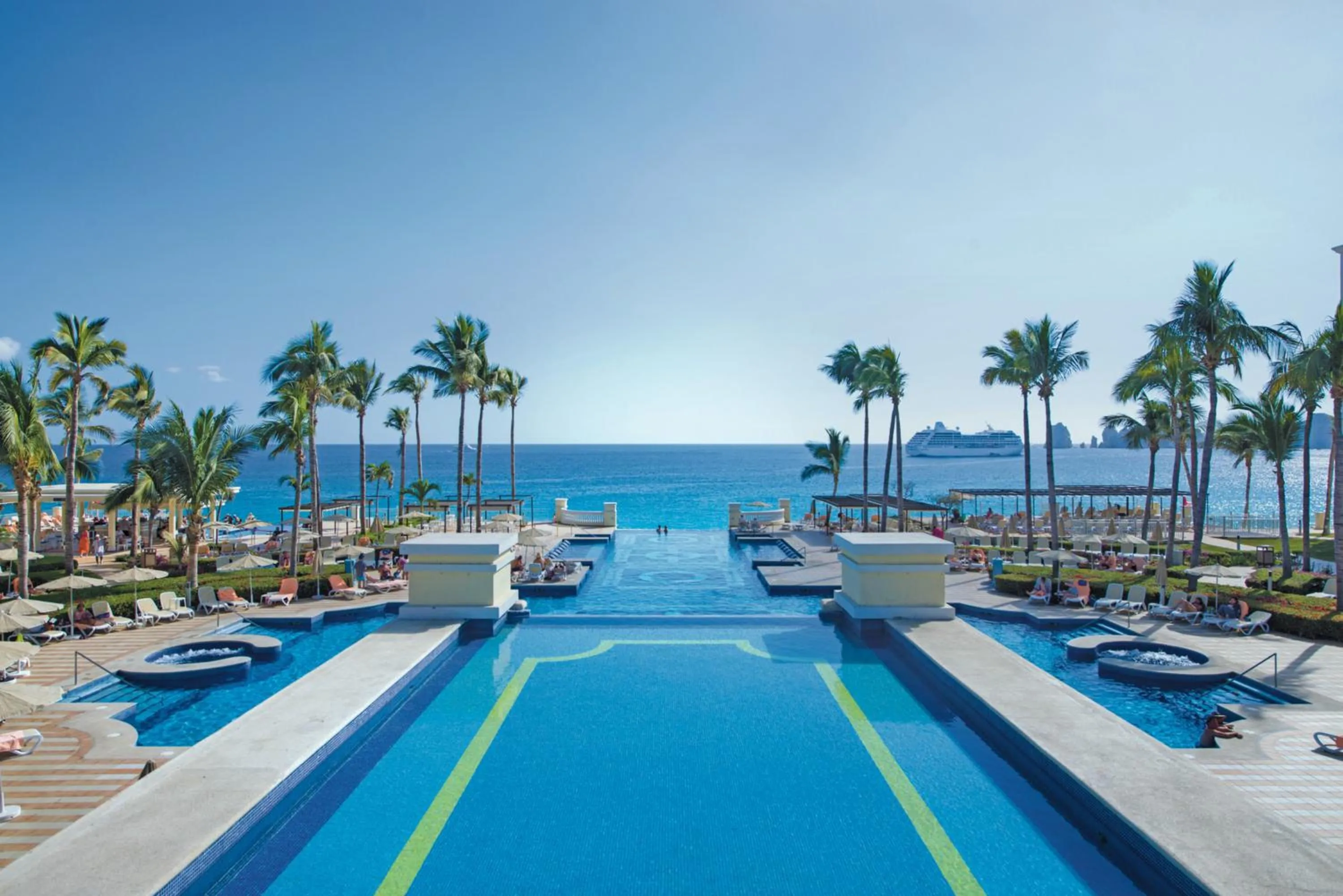 Swimming pool in Riu Palace Cabo San Lucas - All Inclusive