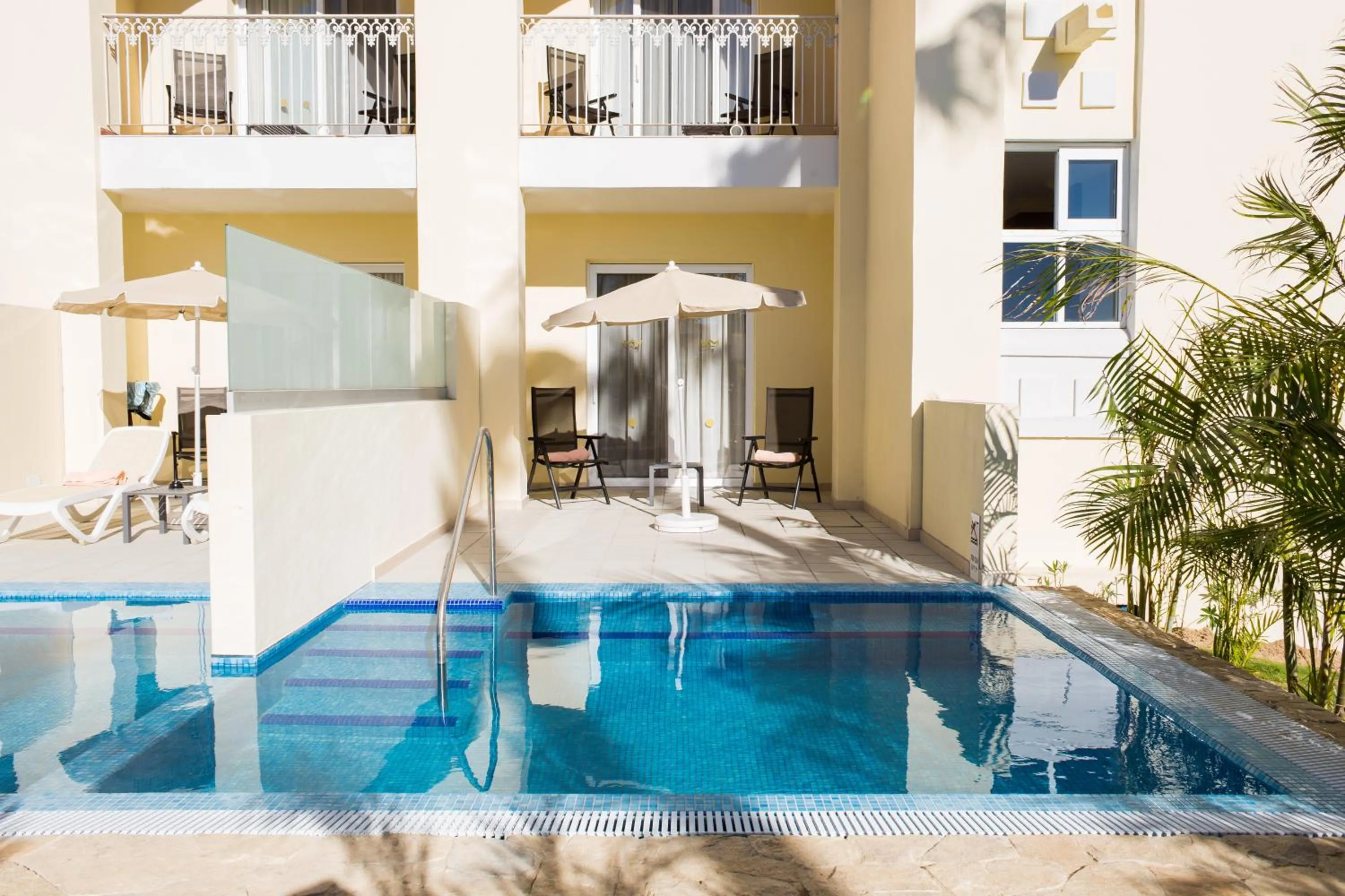 Swimming pool in Riu Palace Cabo San Lucas - All Inclusive