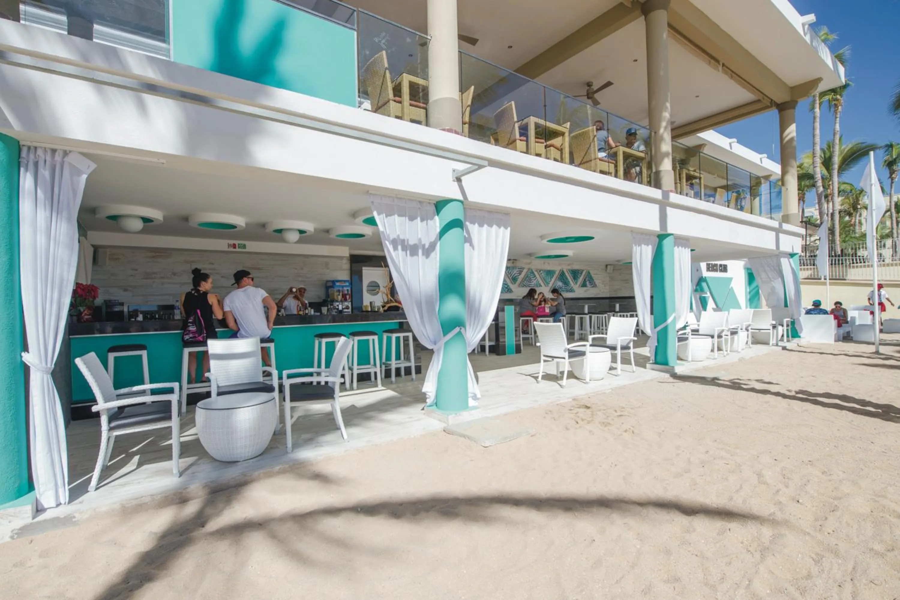 Lounge or bar in Riu Palace Cabo San Lucas - All Inclusive