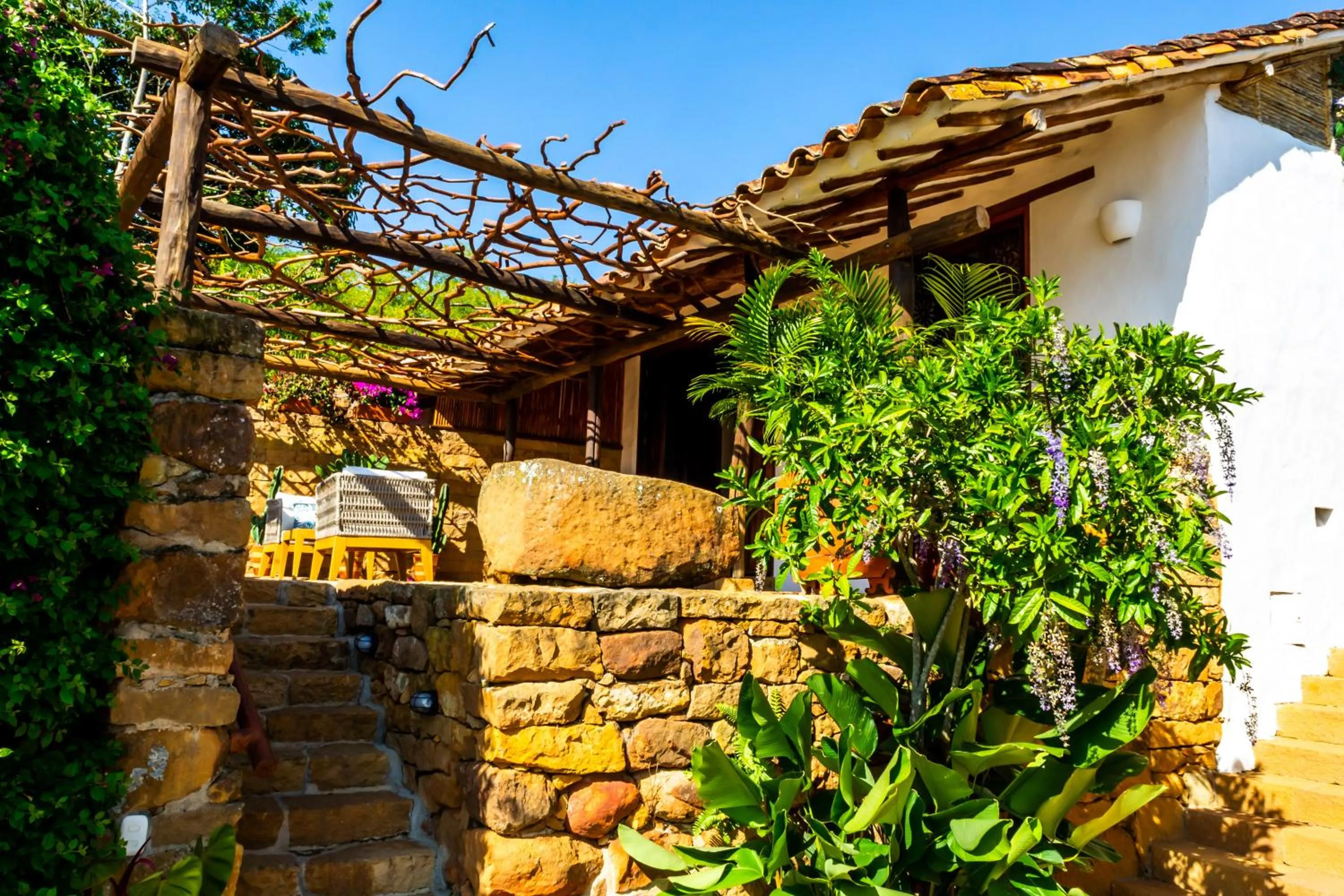 Property building in Casa Yahri