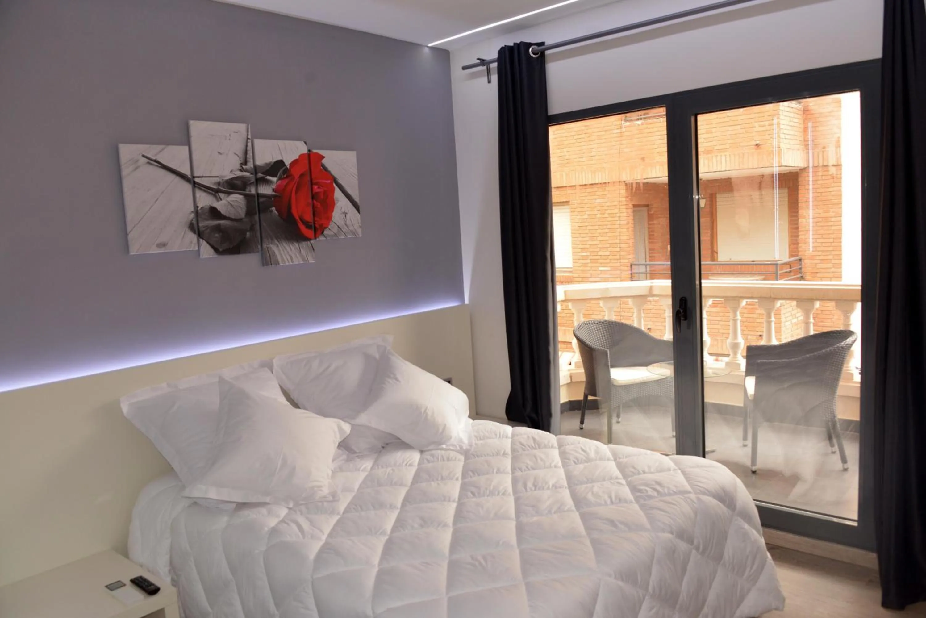 Bedroom, Bed in Alcalá del Jucar Hotel Pelayo