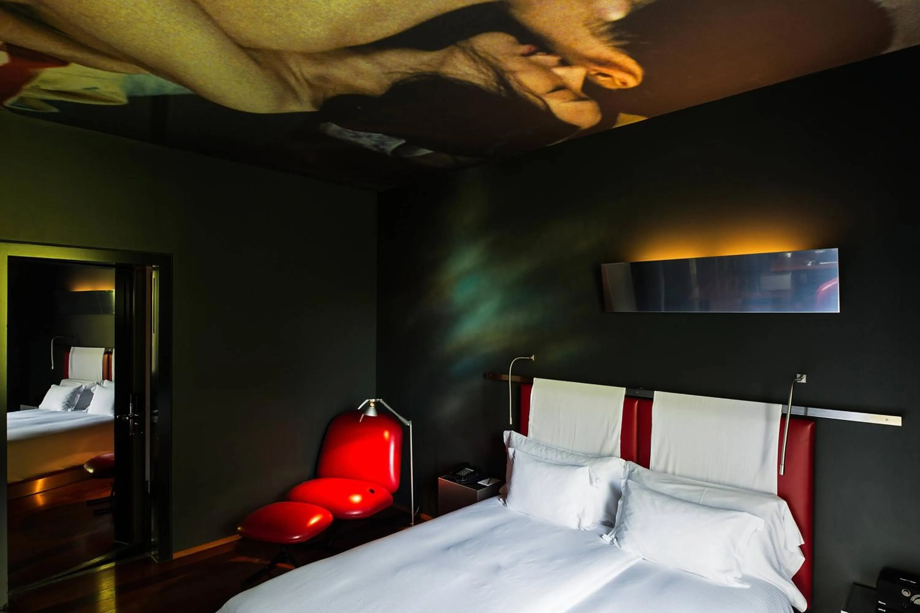 Photo of the whole room, Bed in The Hotel Lucerne, Autograph Collection