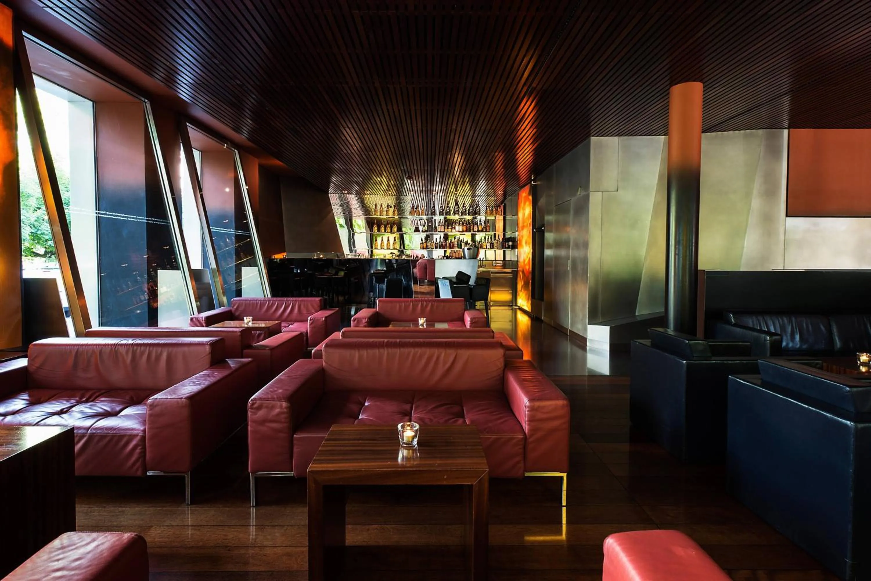 Lounge or bar in The Hotel Lucerne, Autograph Collection