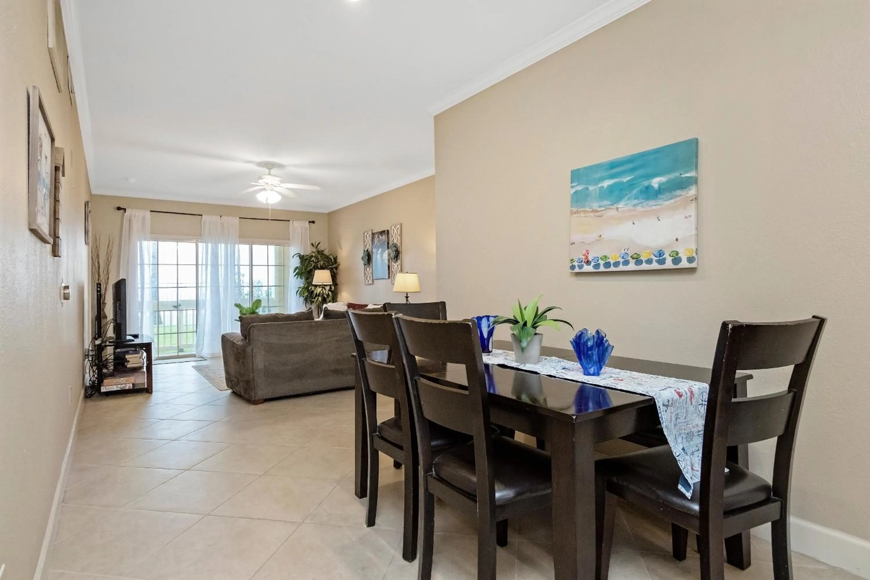 Dining area in The Dawn Oceanfront Condo on Seawall Blvd