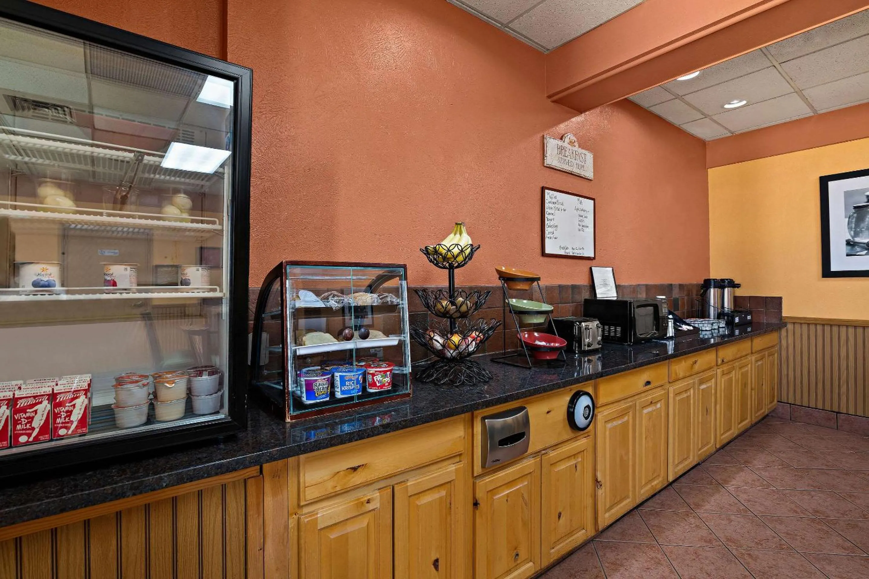 Breakfast in Rodeway Inn McPherson East