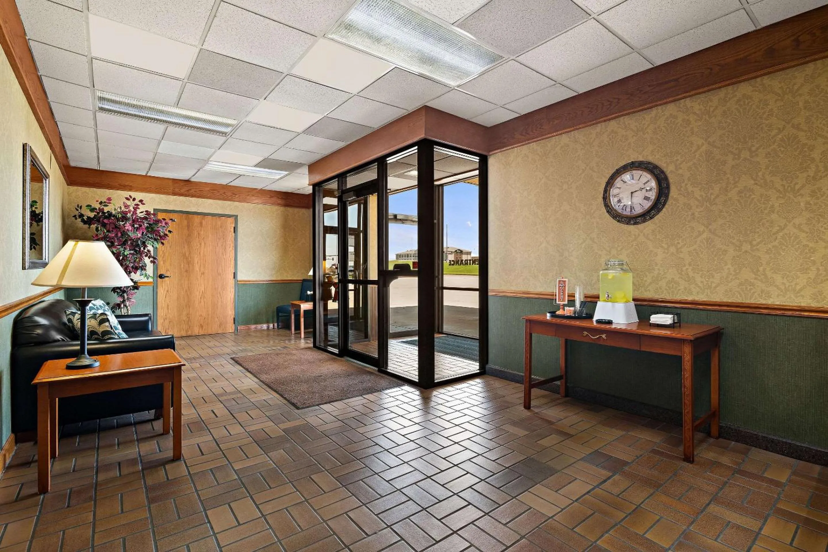 Lobby or reception in Rodeway Inn McPherson East