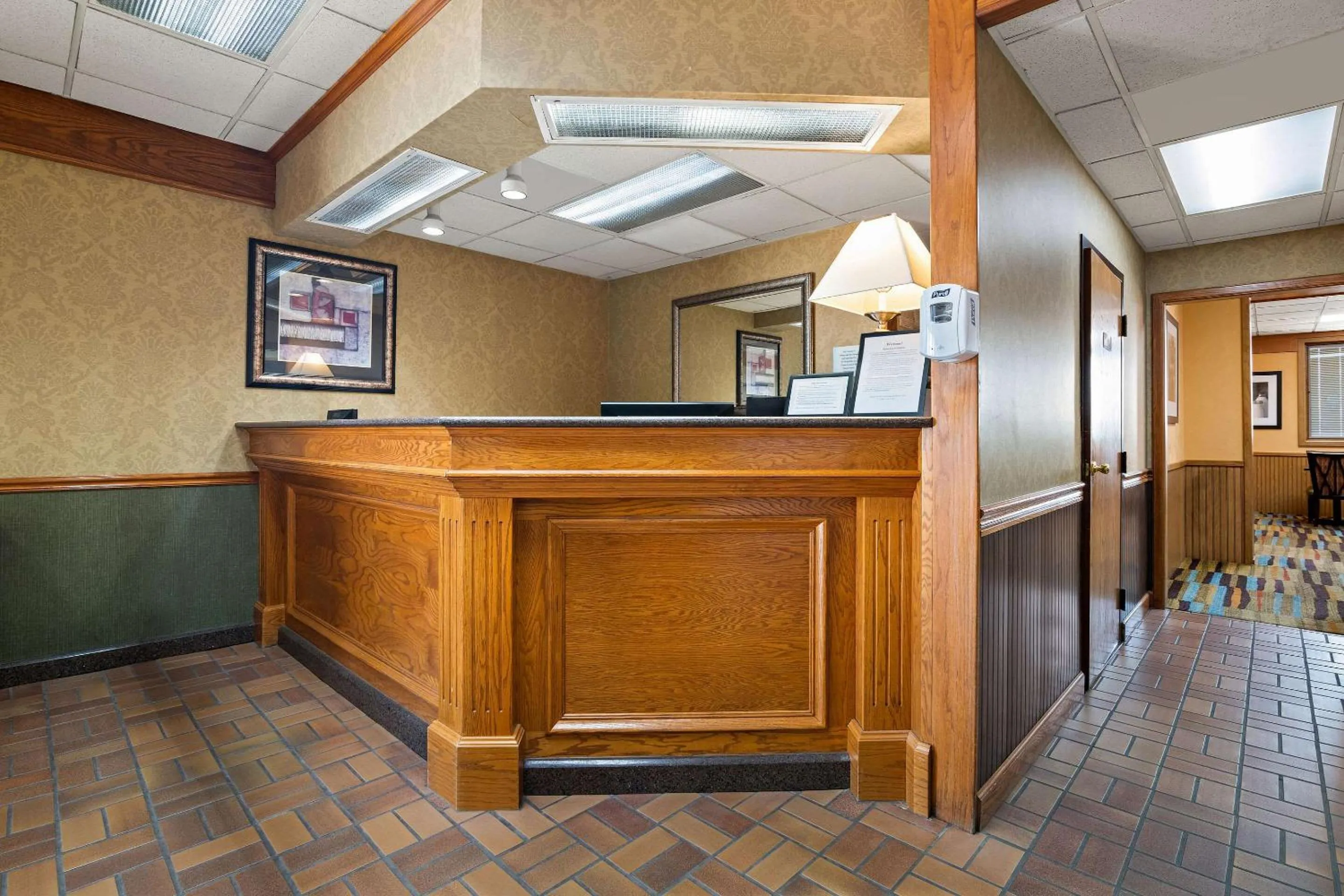 Lobby or reception in Rodeway Inn McPherson East