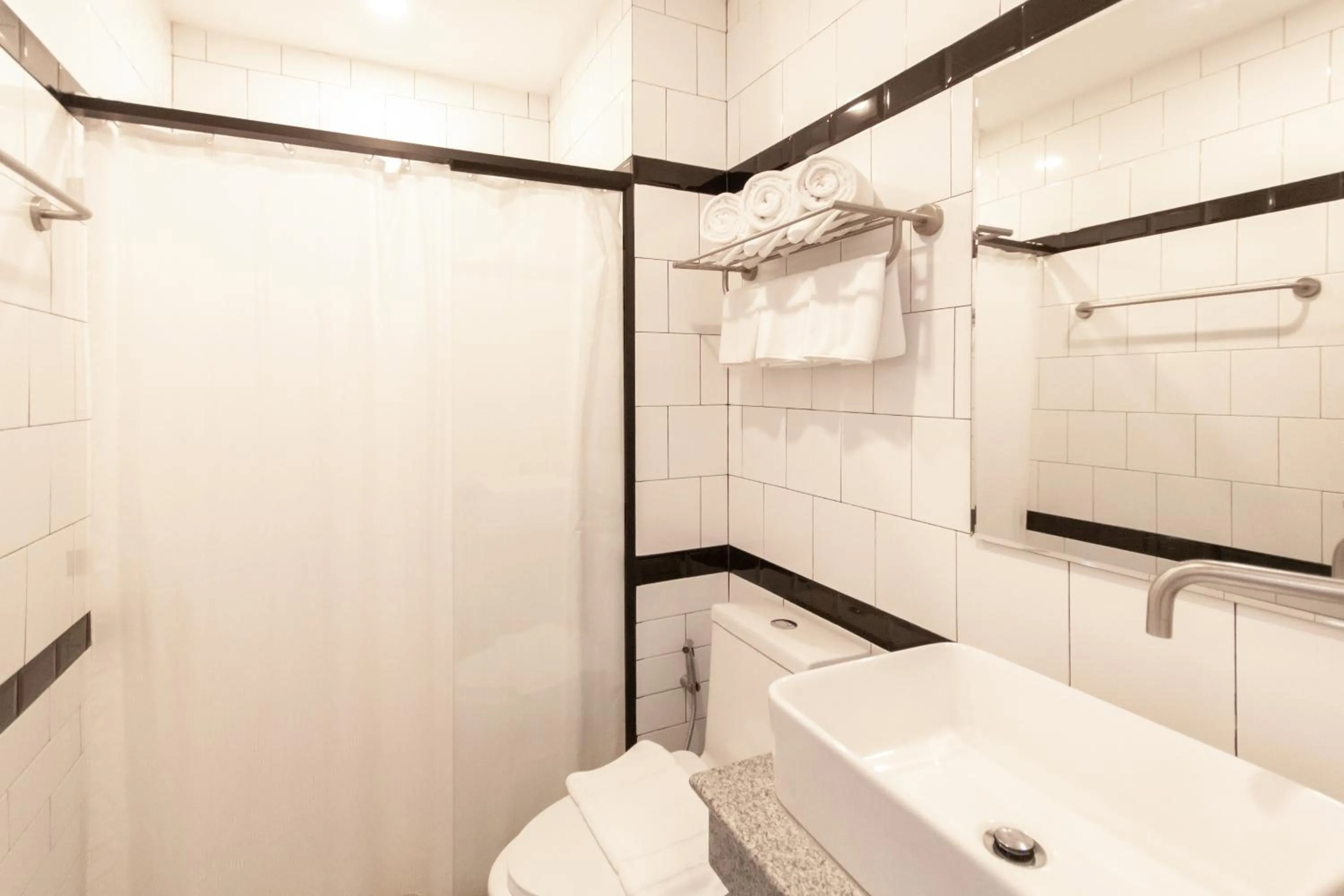 Bathroom in Ananzitra Hotel