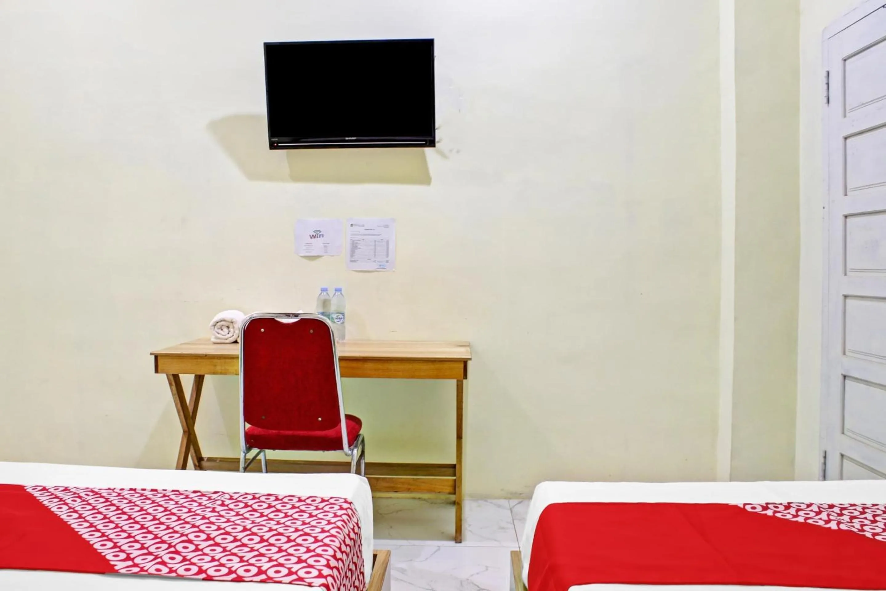 Bedroom, Bed in Hotel O Permata Inn