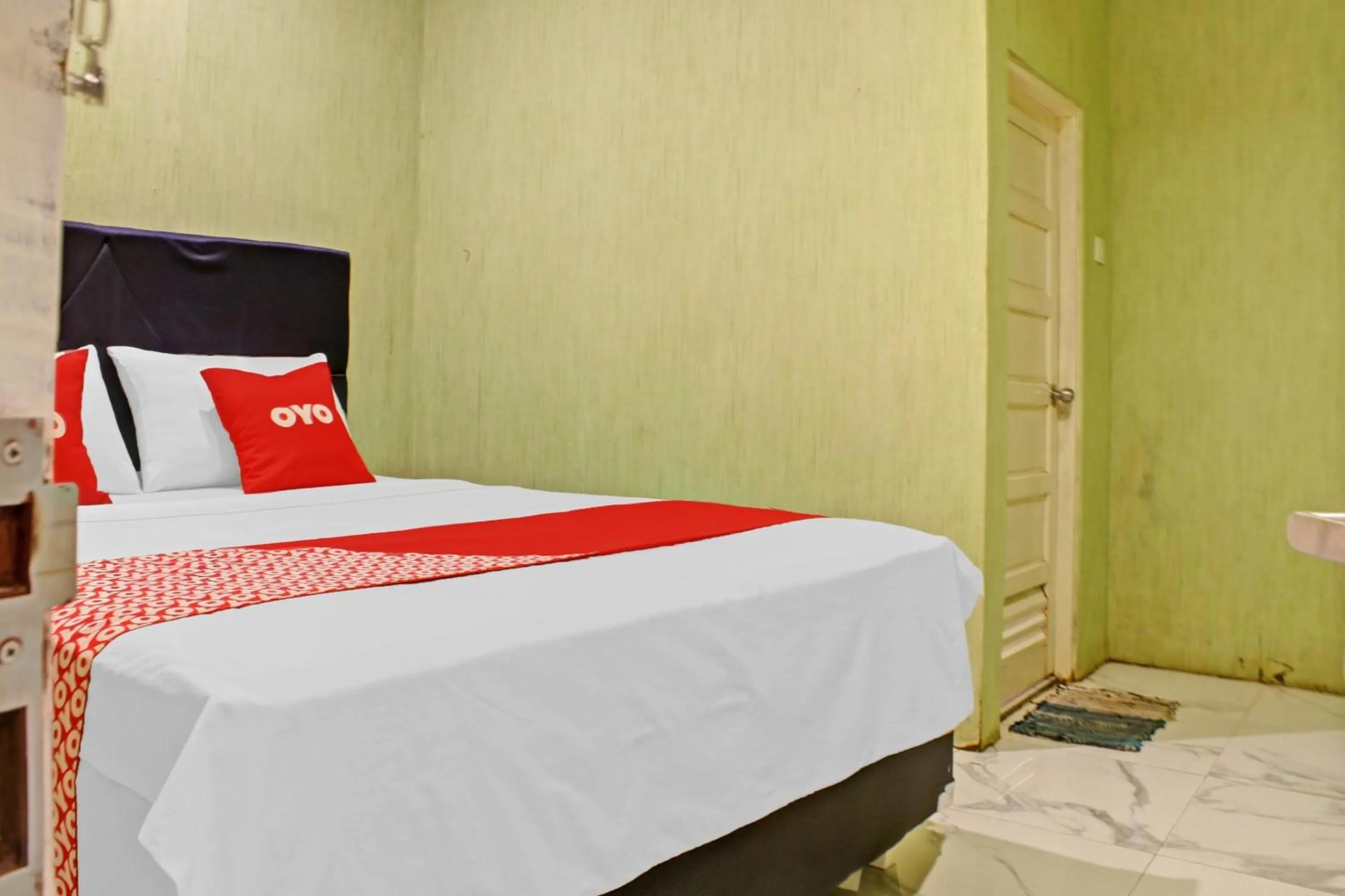 Bedroom, Bed in Hotel O Permata Inn