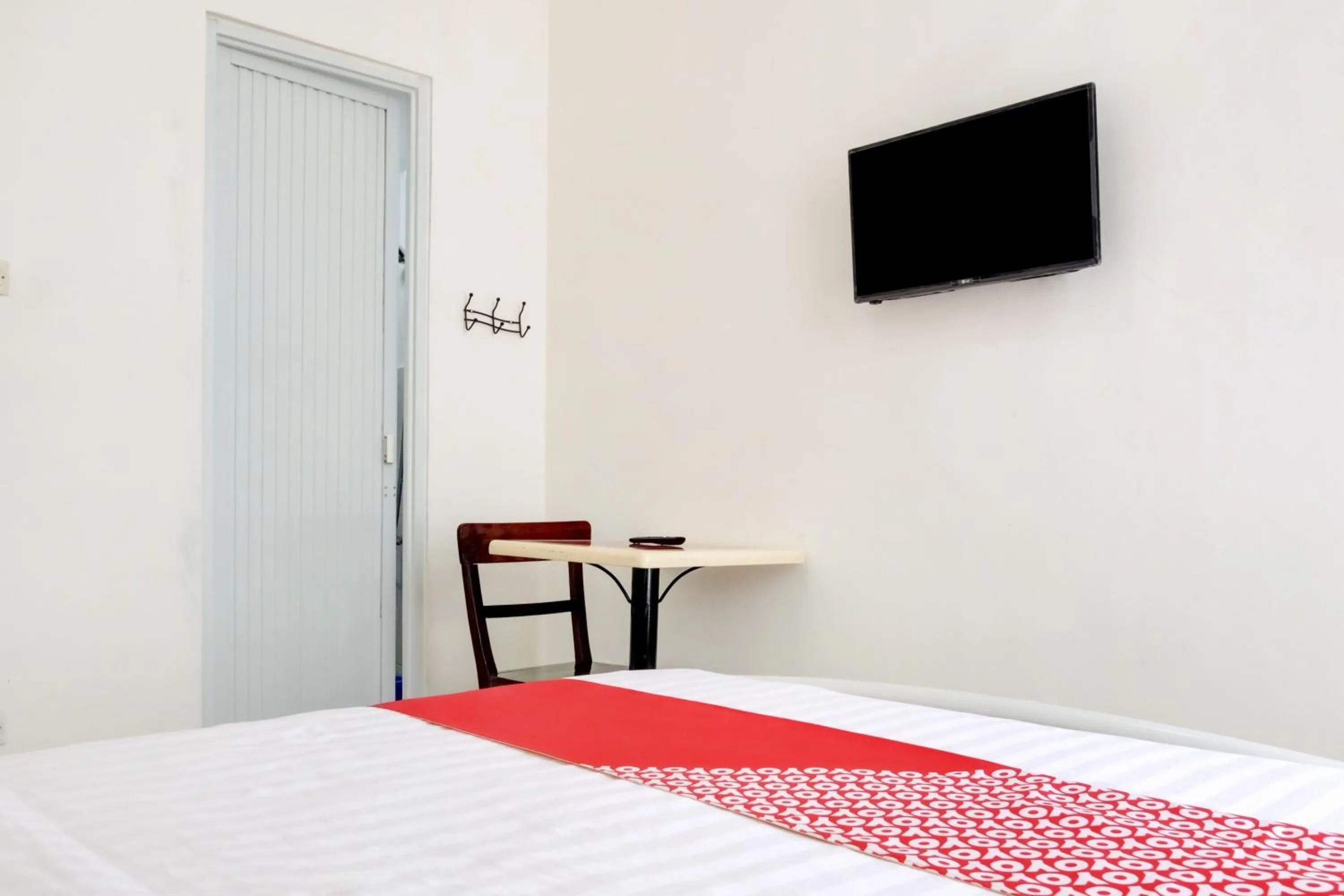 Bedroom in Hotel O Panakkukang Near Mall Panakkukang Formerly Golden White House