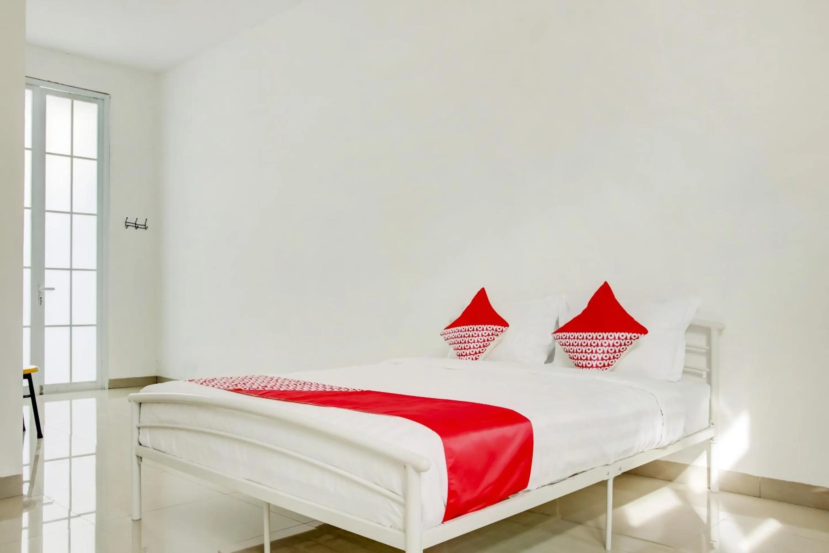 Bedroom in Hotel O Panakkukang Near Mall Panakkukang Formerly Golden White House