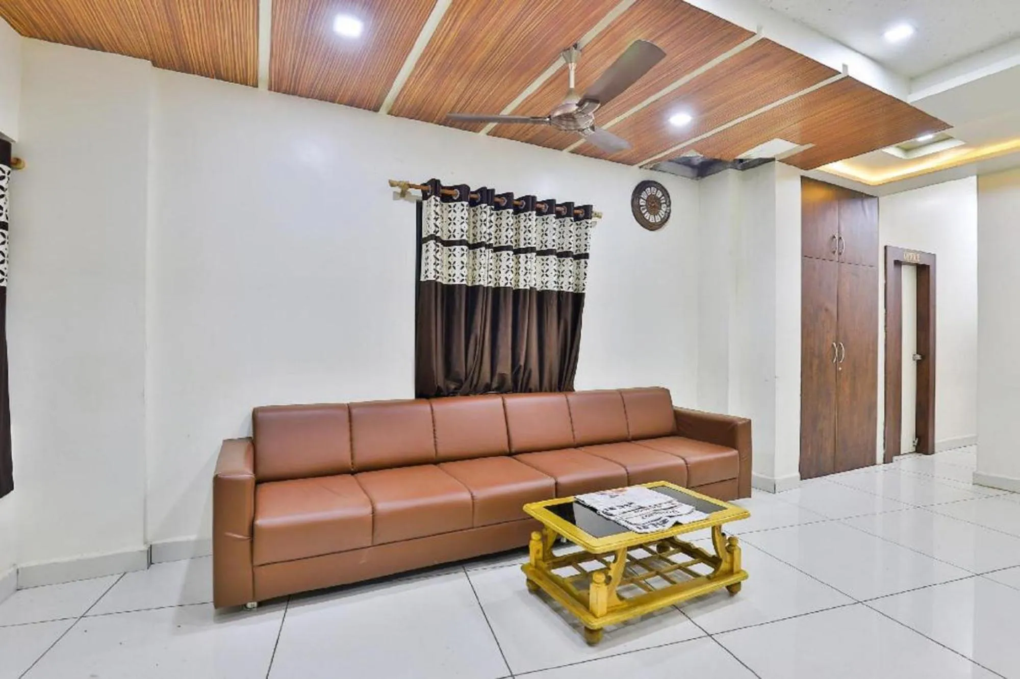 Seating area in Hotel Bansidhar-Somnath