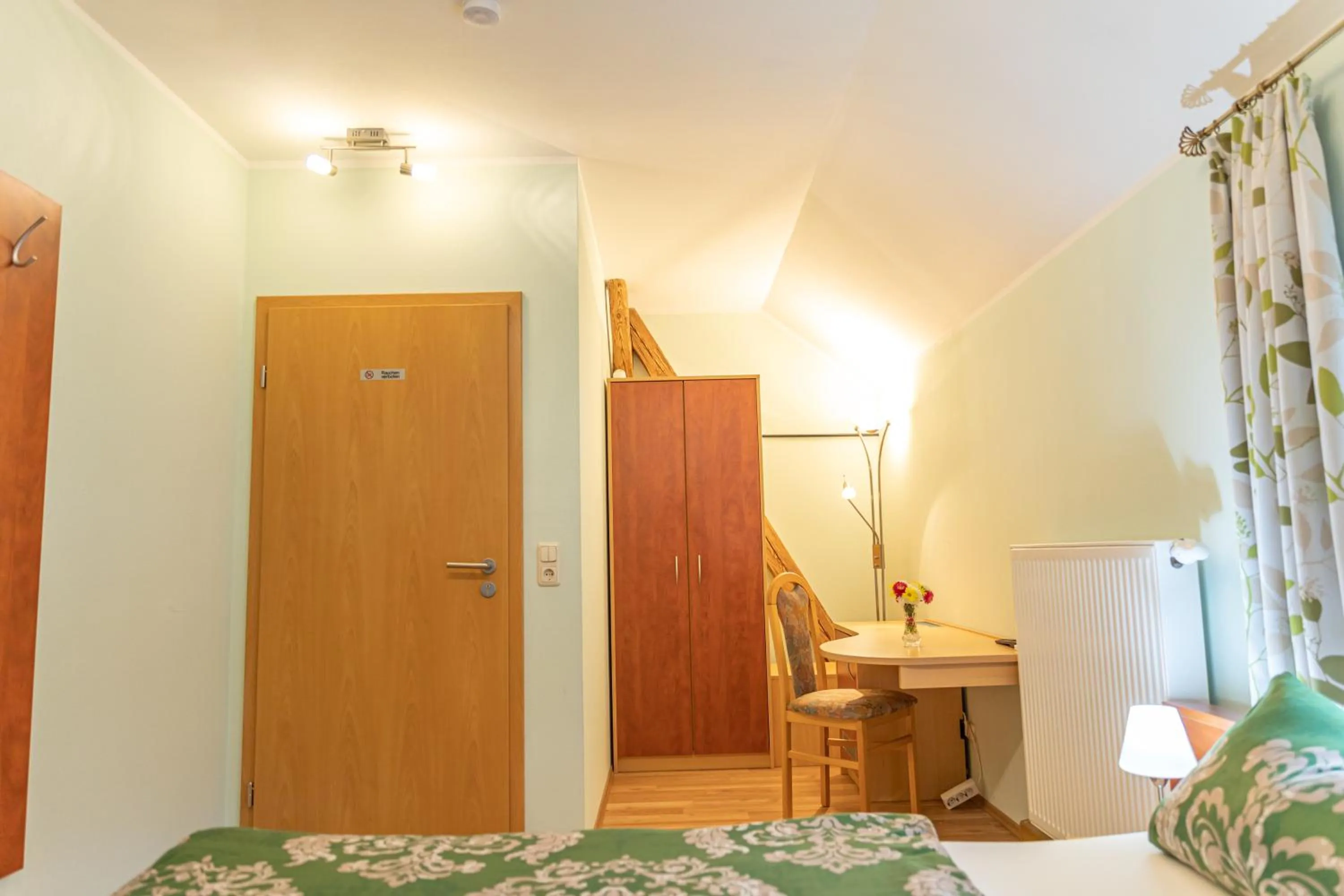 Bed in Gaststätte und Pension Zur Einkehr