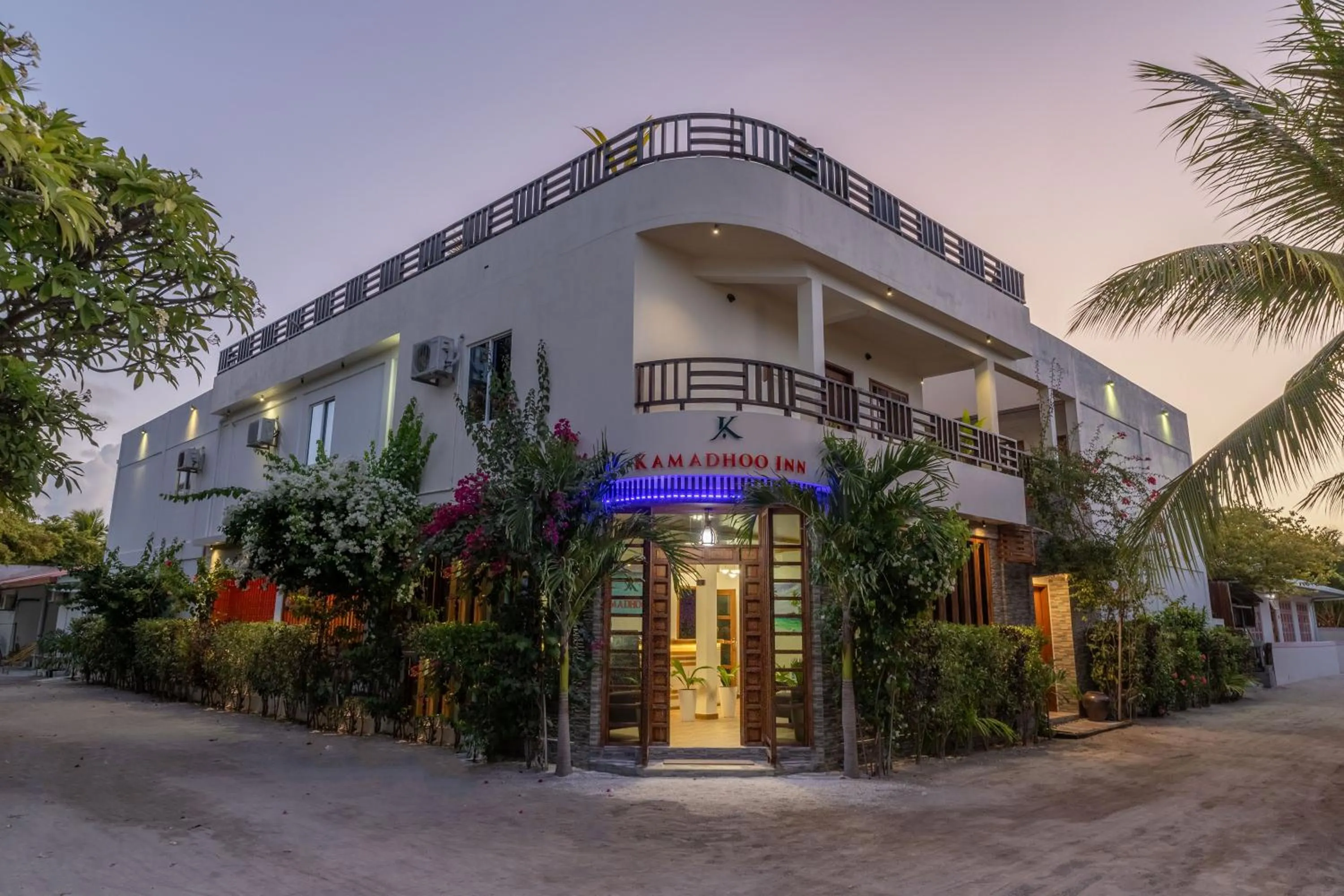 Property building in Kamadhoo Inn