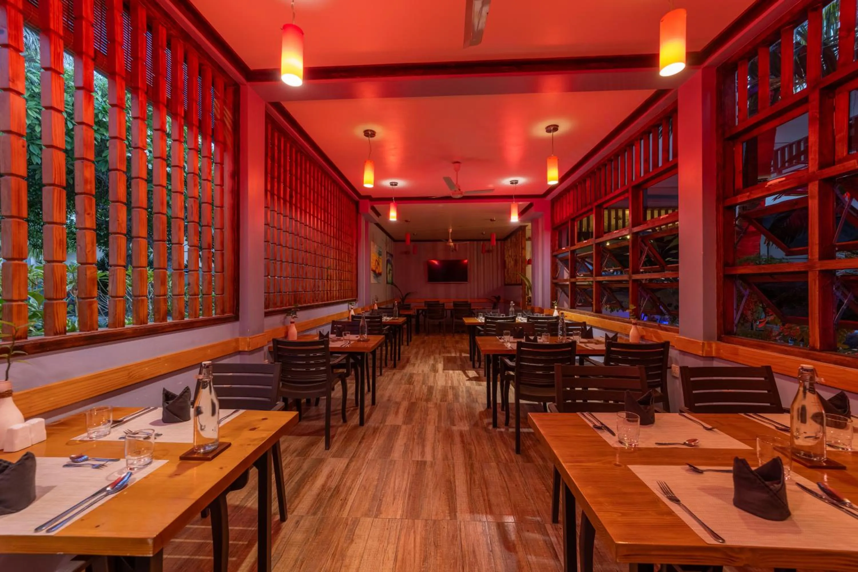 Restaurant/places to eat in Kamadhoo Inn