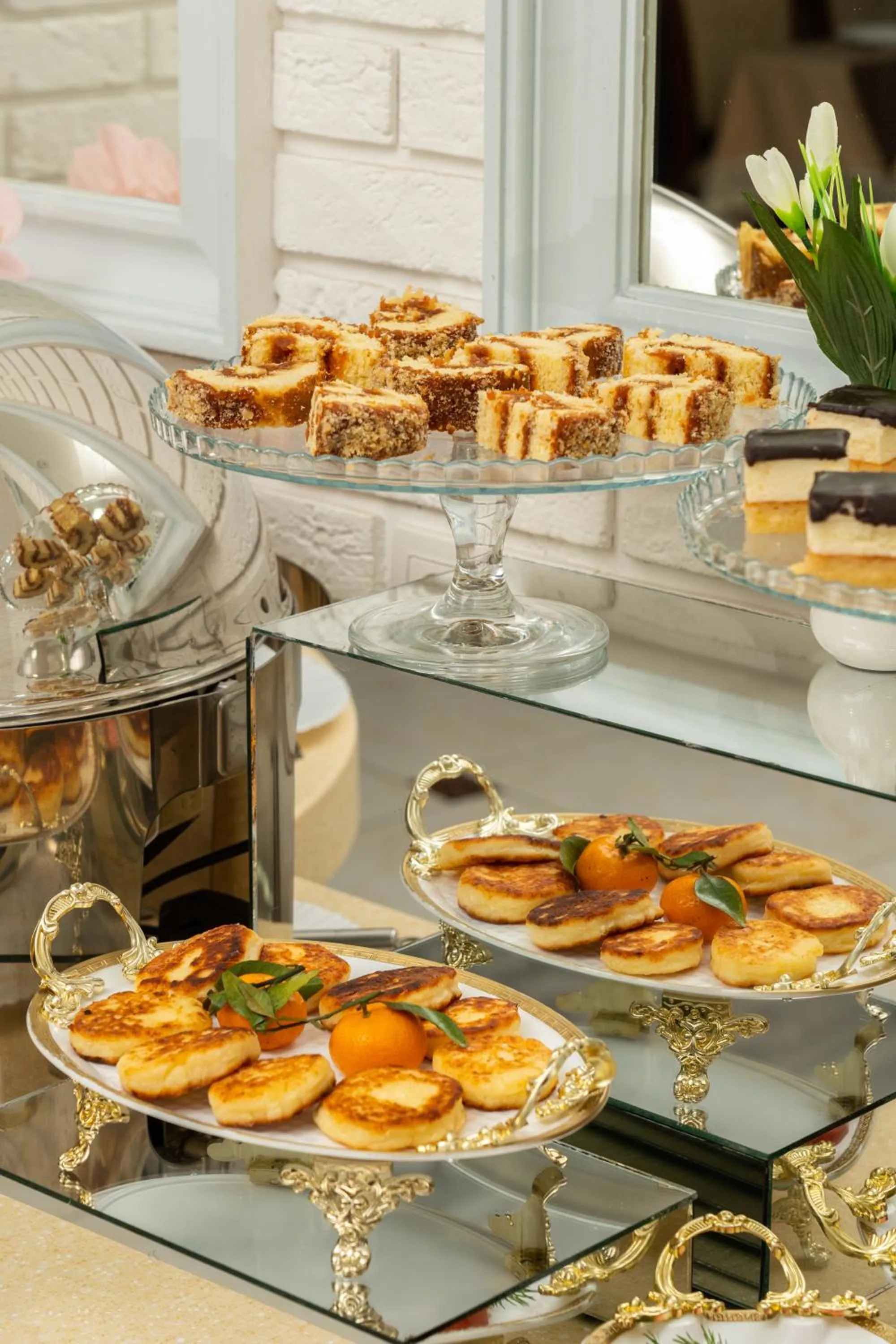 Breakfast in Shoxjahon Hotel - 600 Mbps Internet