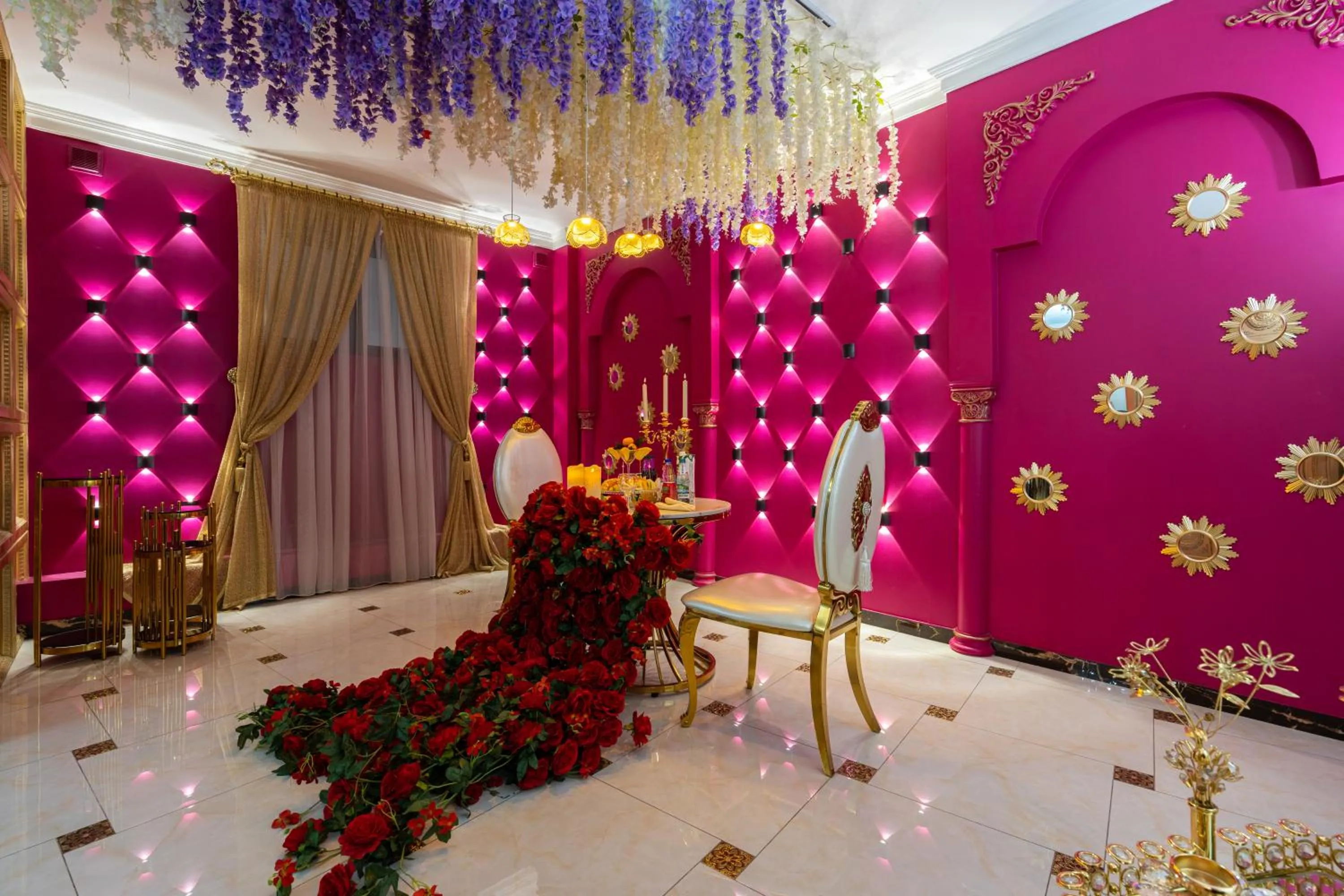 Restaurant/places to eat in Shoxjahon Hotel - 600 Mbps Internet