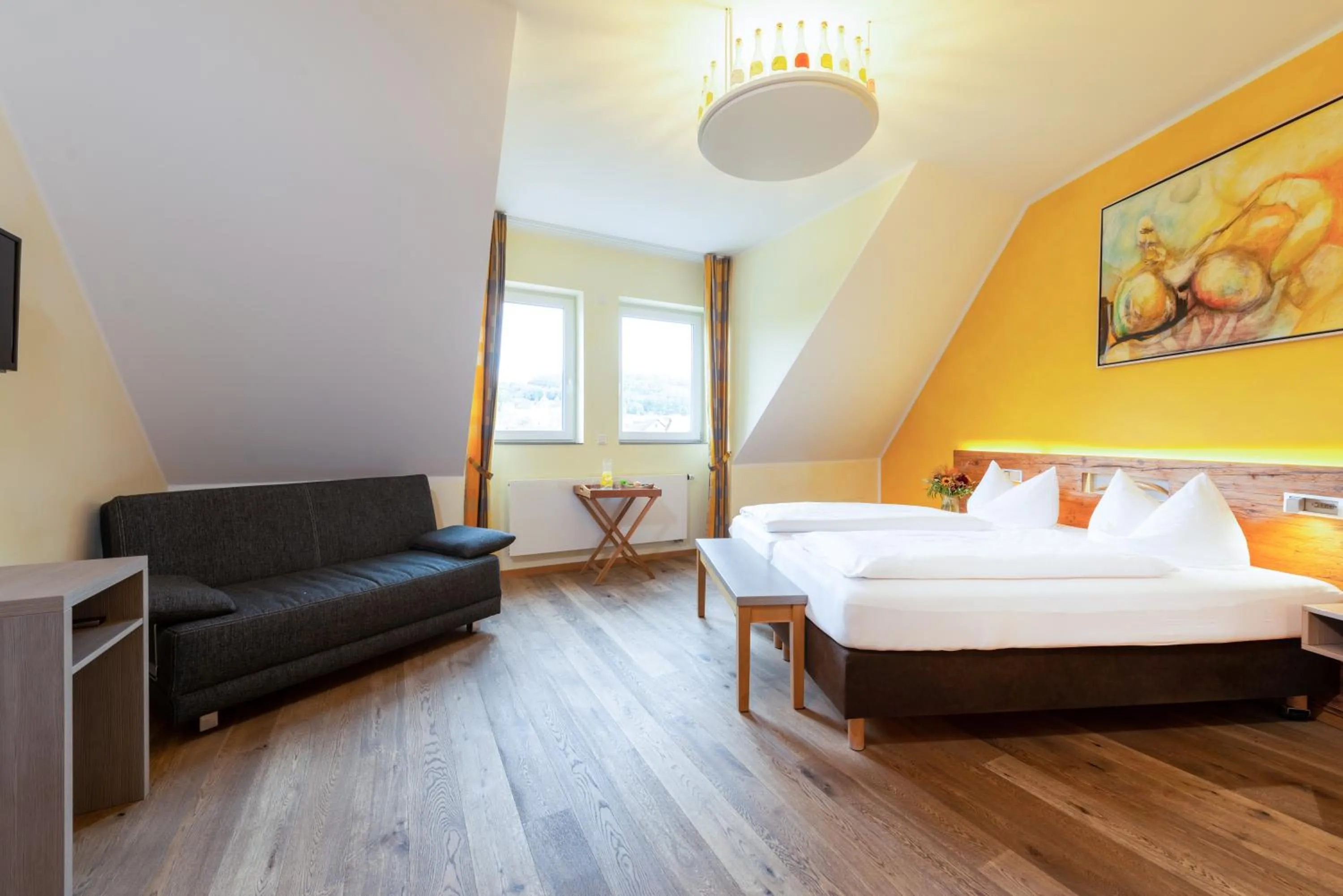 Photo of the whole room, Bed in BEHLs Genusshotel im Brennhaus
