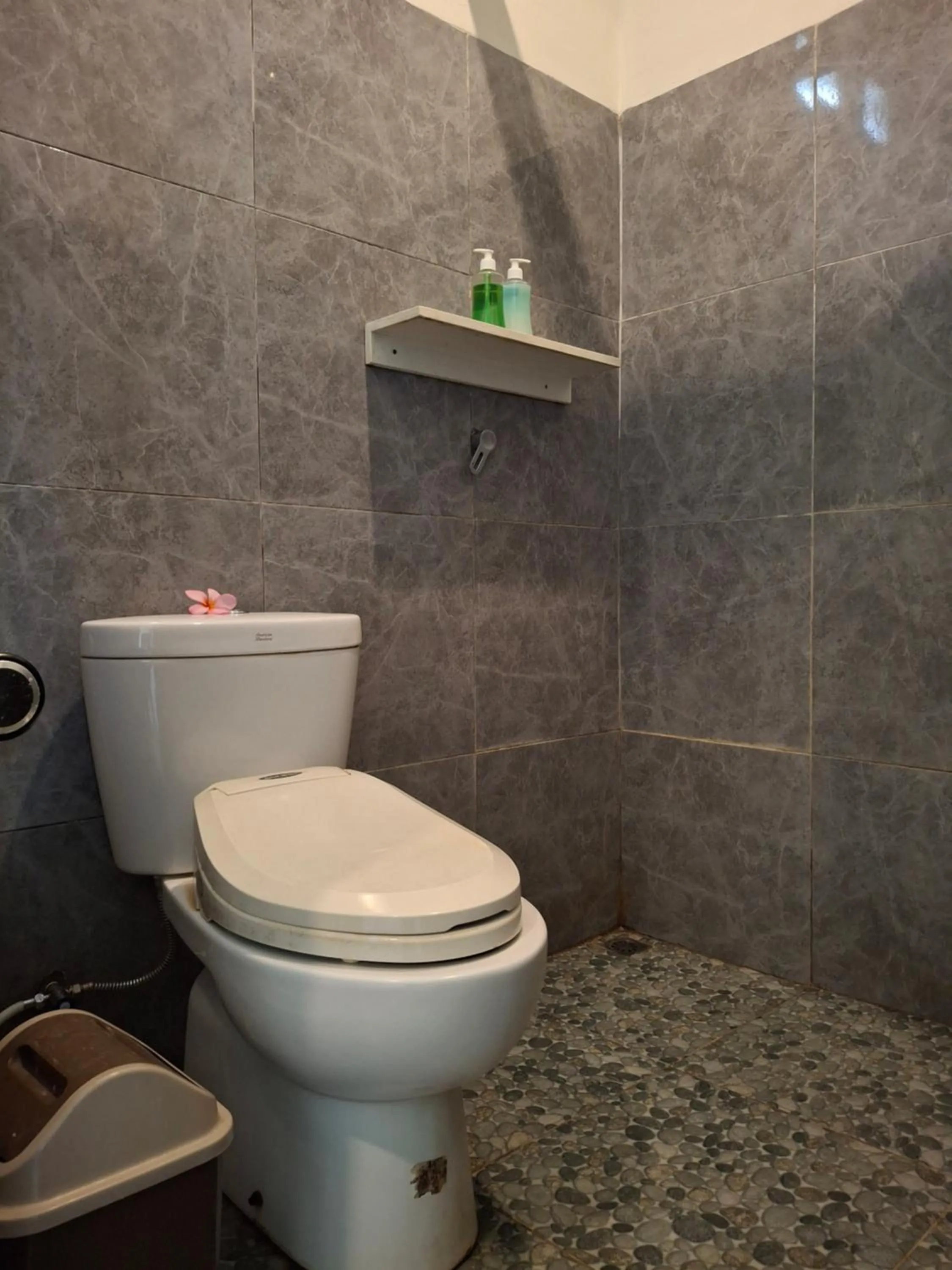 Toilet in Sammy Cottage Senggigi