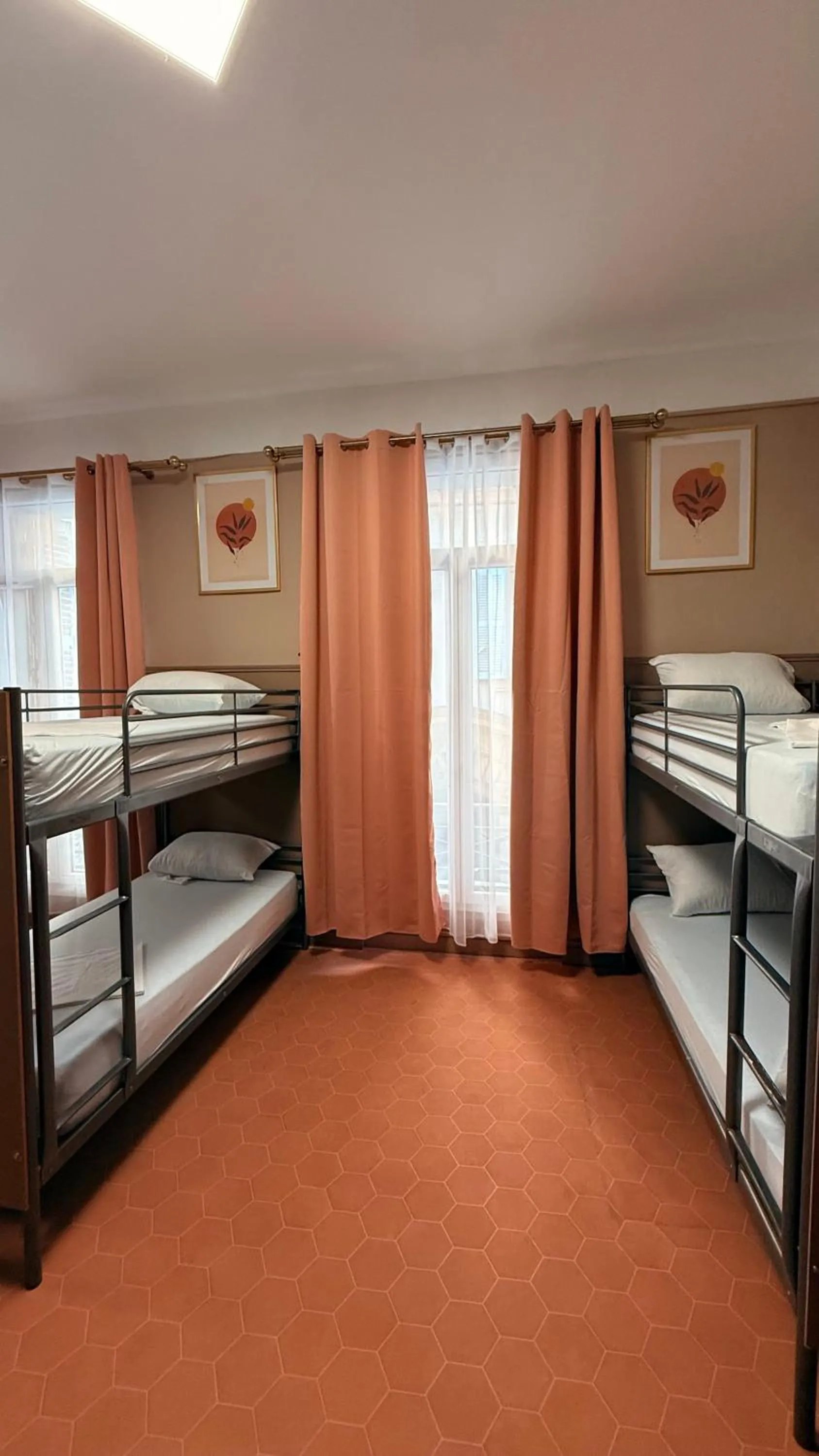 Bed in HOTEL SYLVABELLE