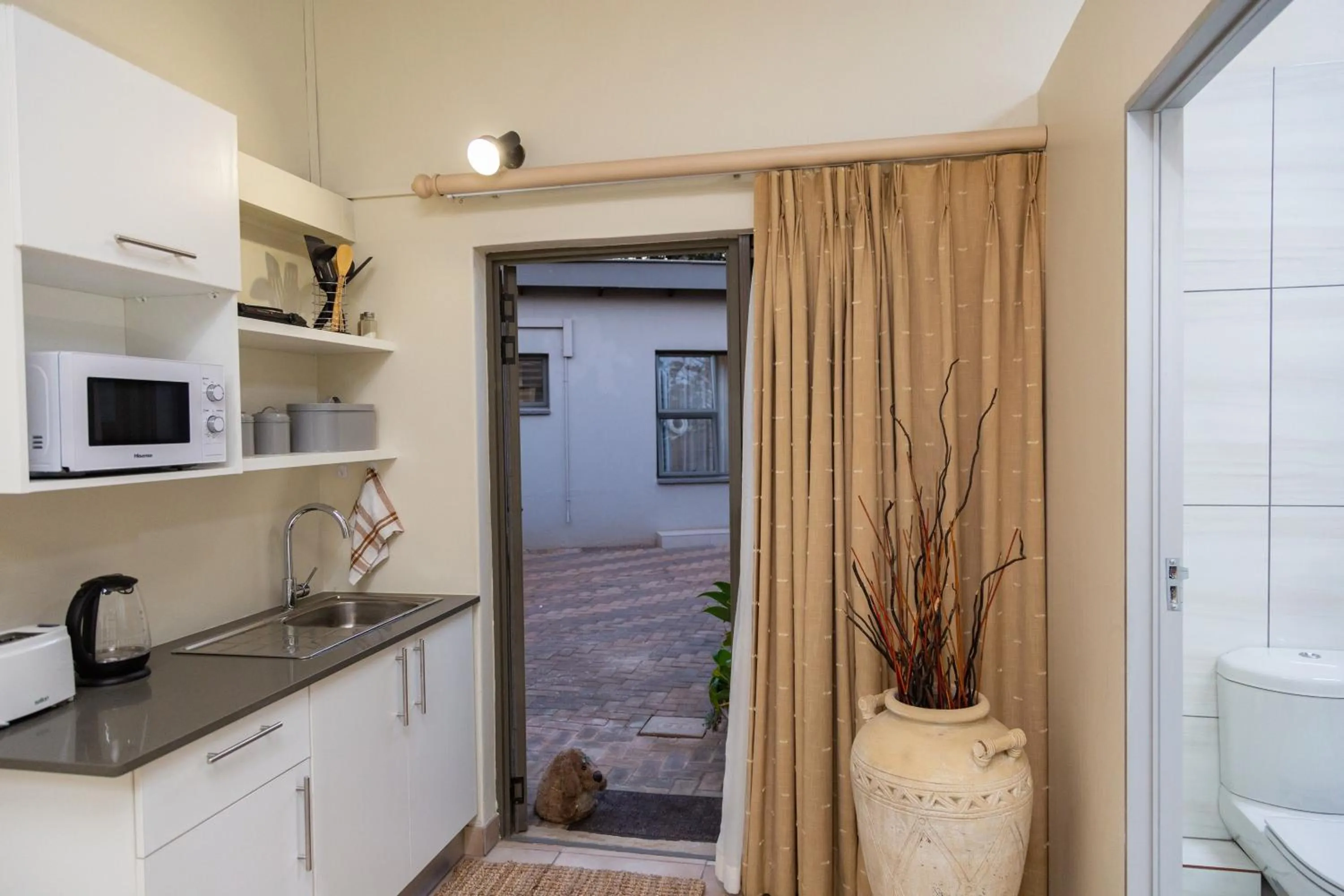 Kitchen or kitchenette in Glen Maine Guest House