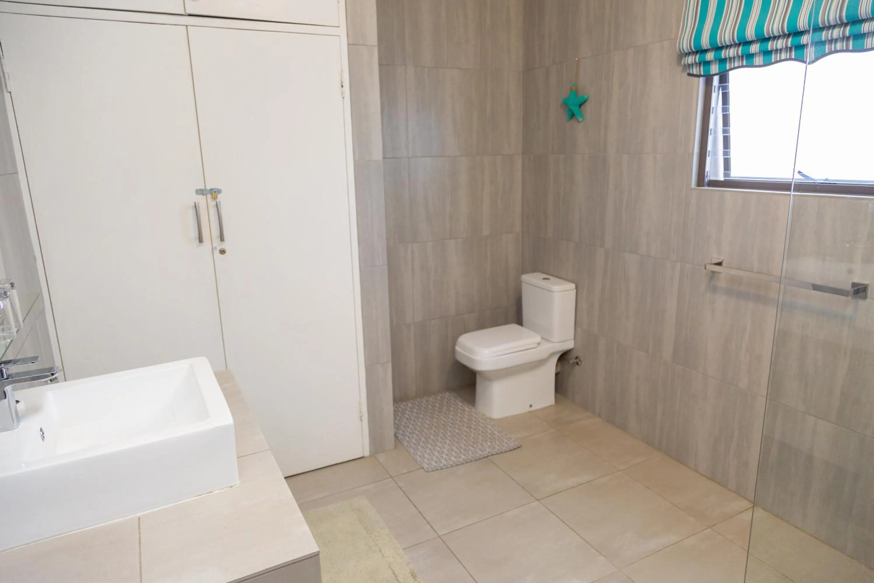 Bathroom in Glen Maine Guest House