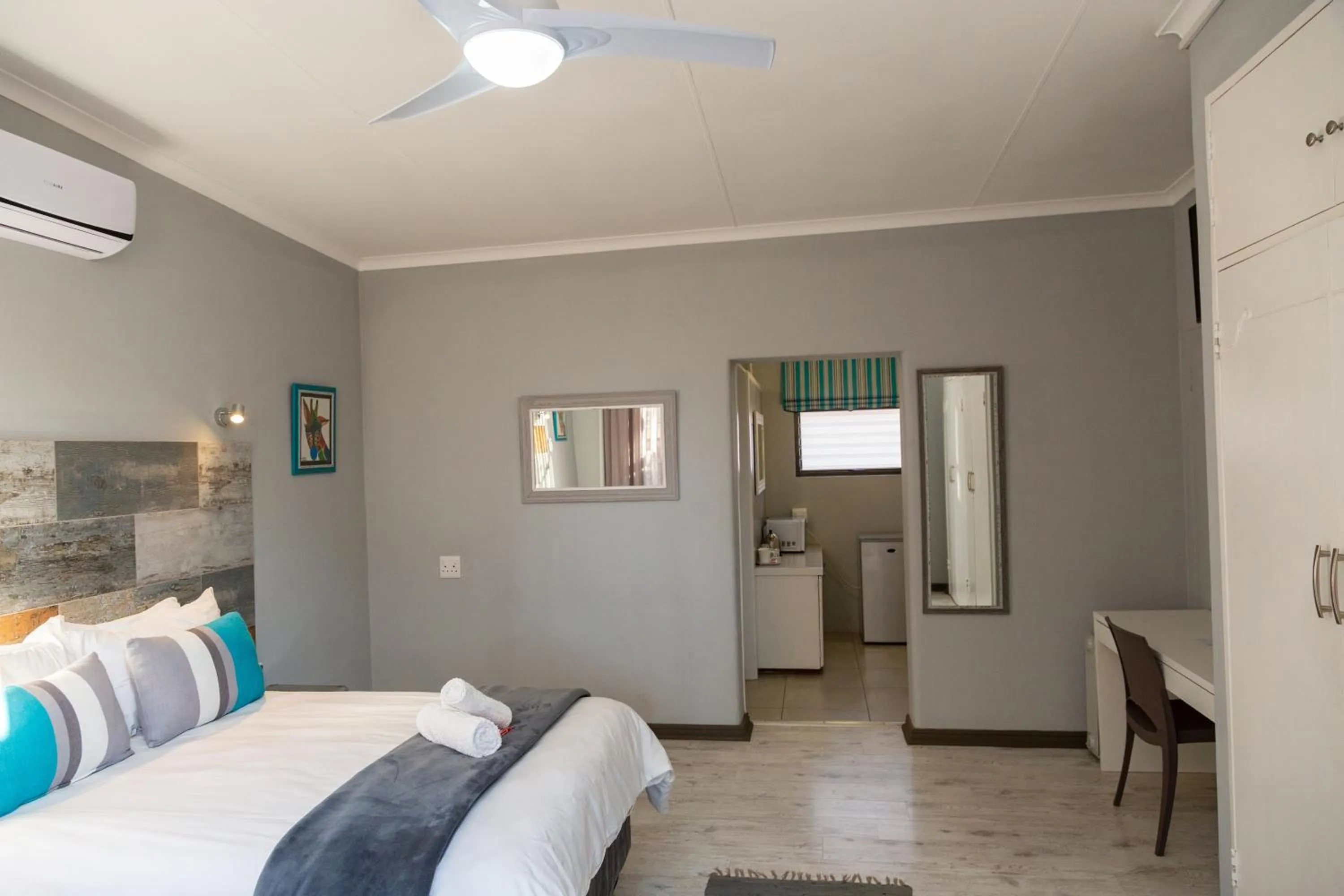 Photo of the whole room, Bed in Glen Maine Guest House