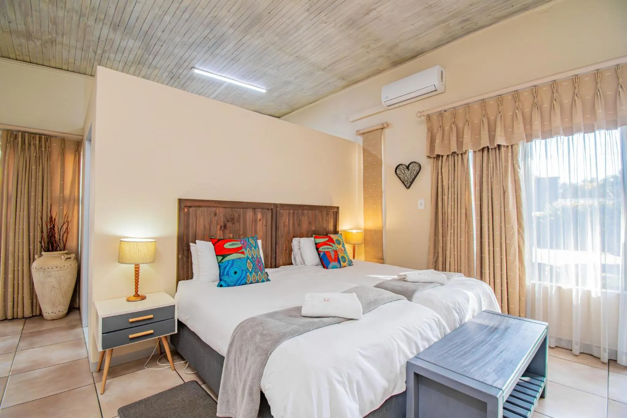 Bed in Glen Maine Guest House