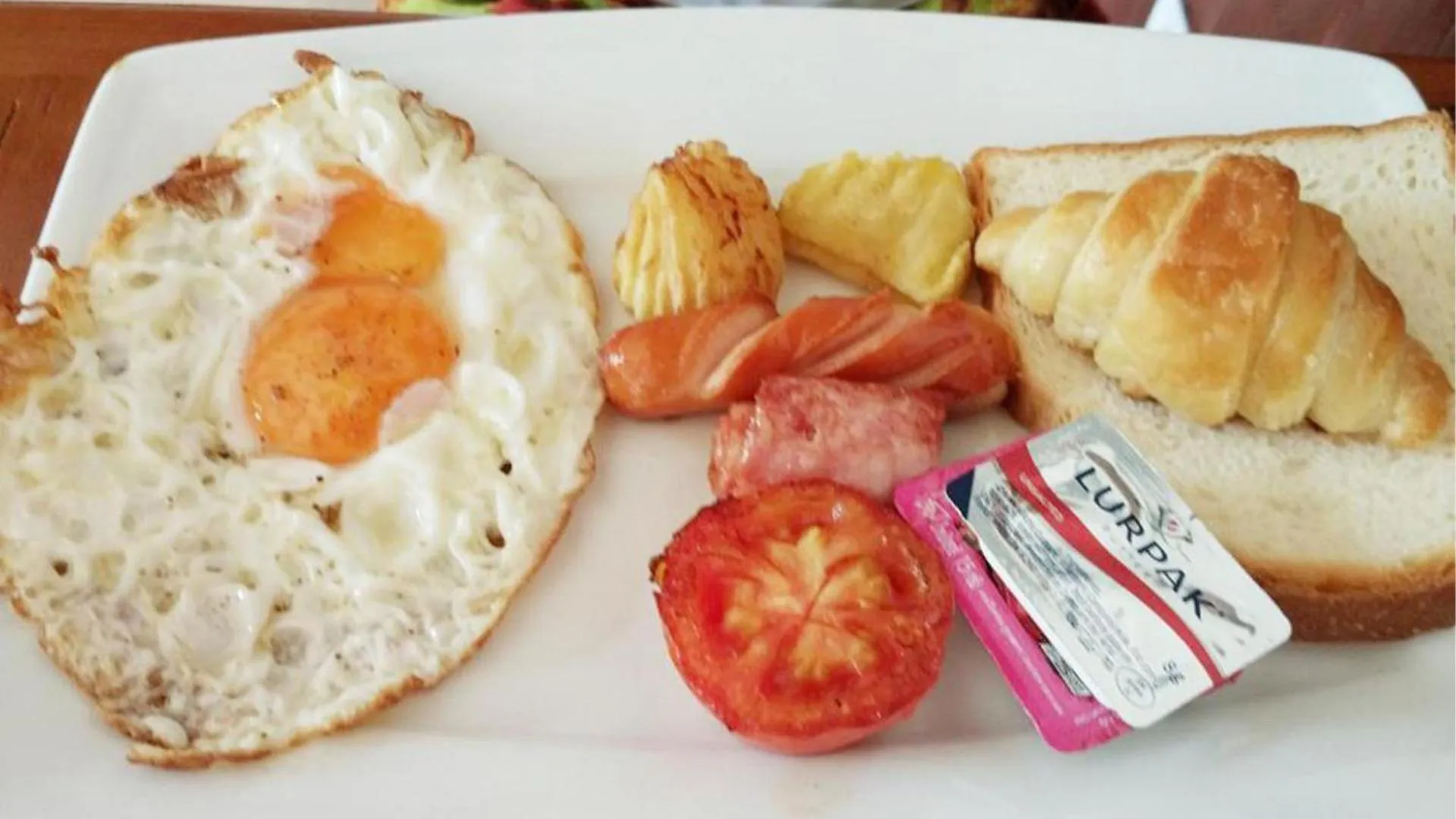 Food and drinks in Tan Sokchea Boutique