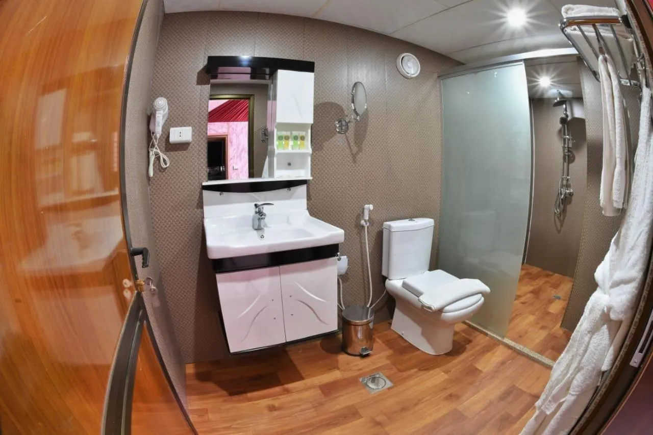 Rum Oasis Luxury Camp