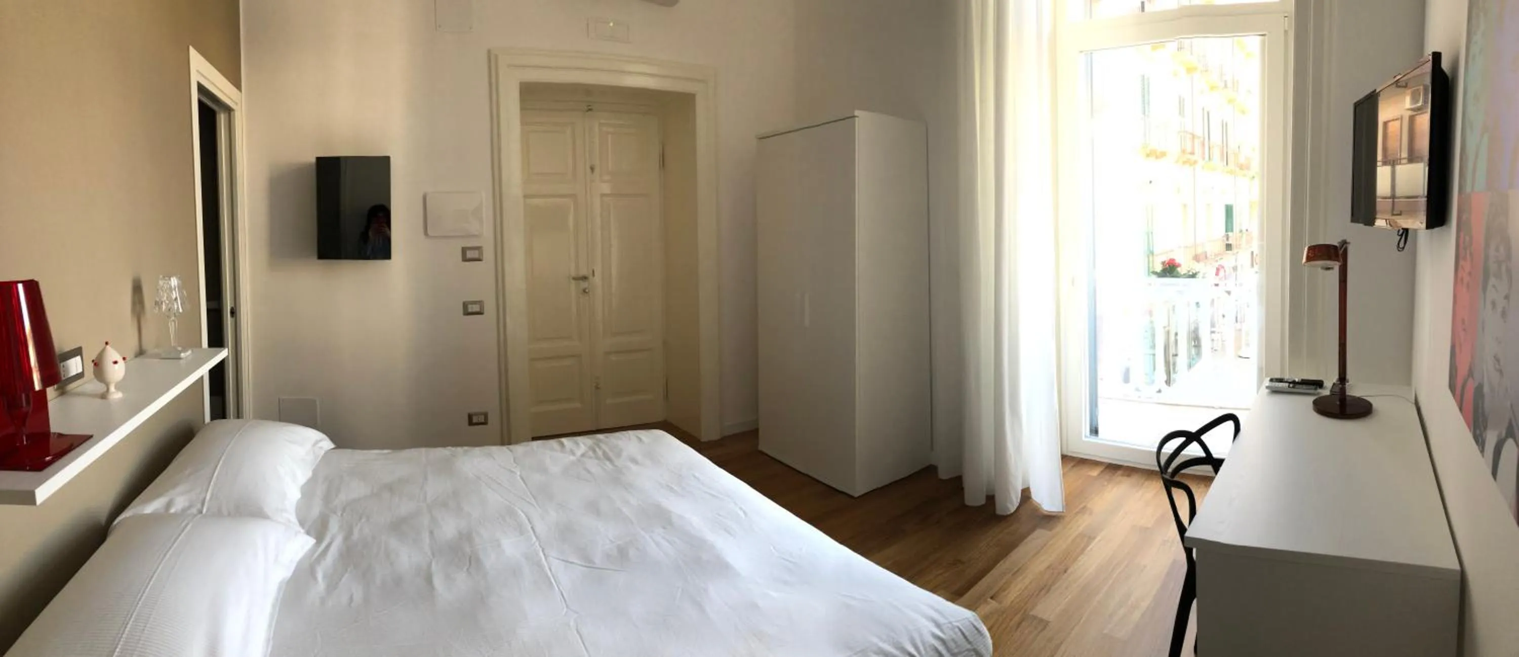 Bed in Lo Schiaccianoci B&B
