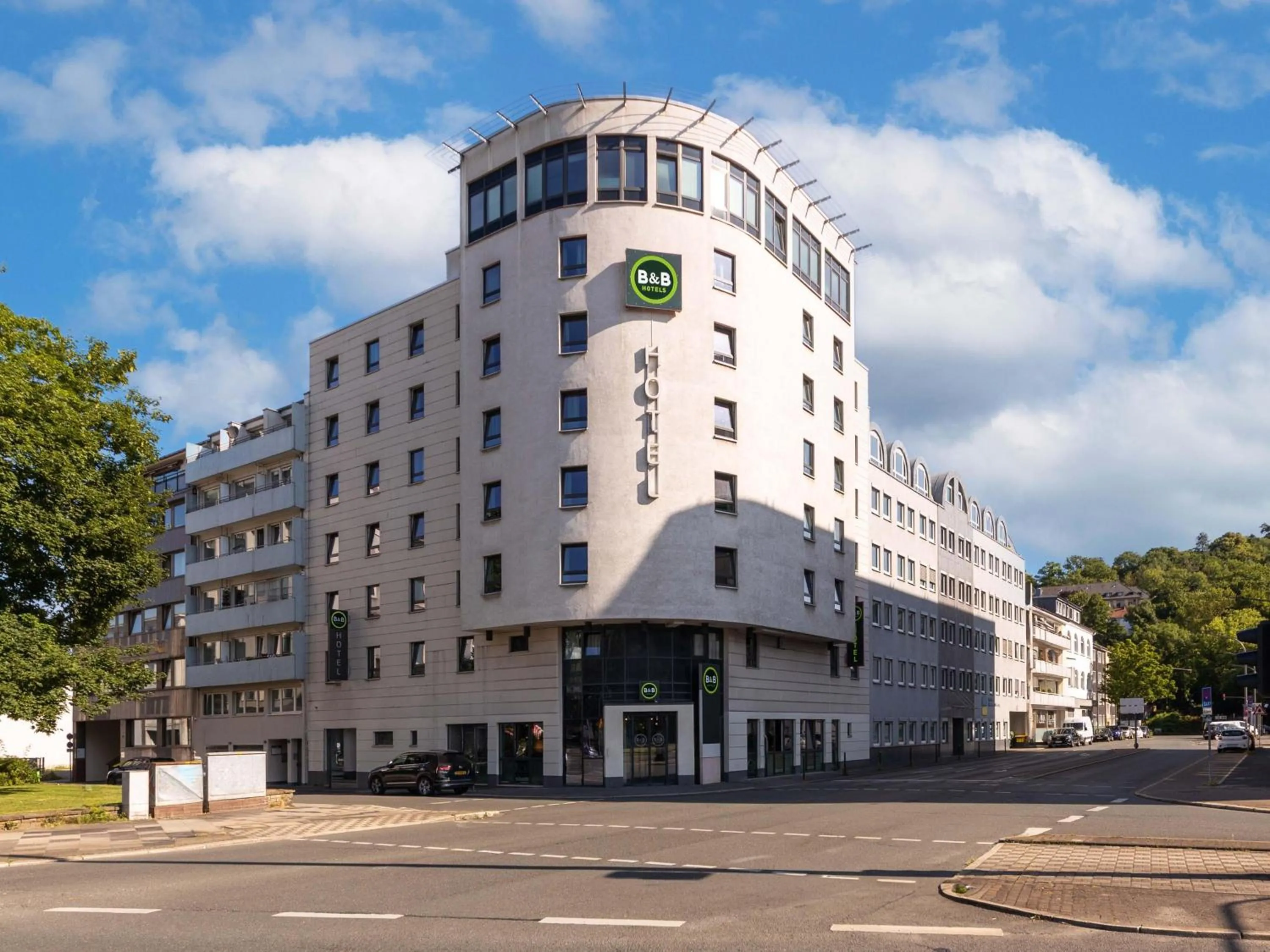 Property building in B&B HOTEL Wuppertal-City