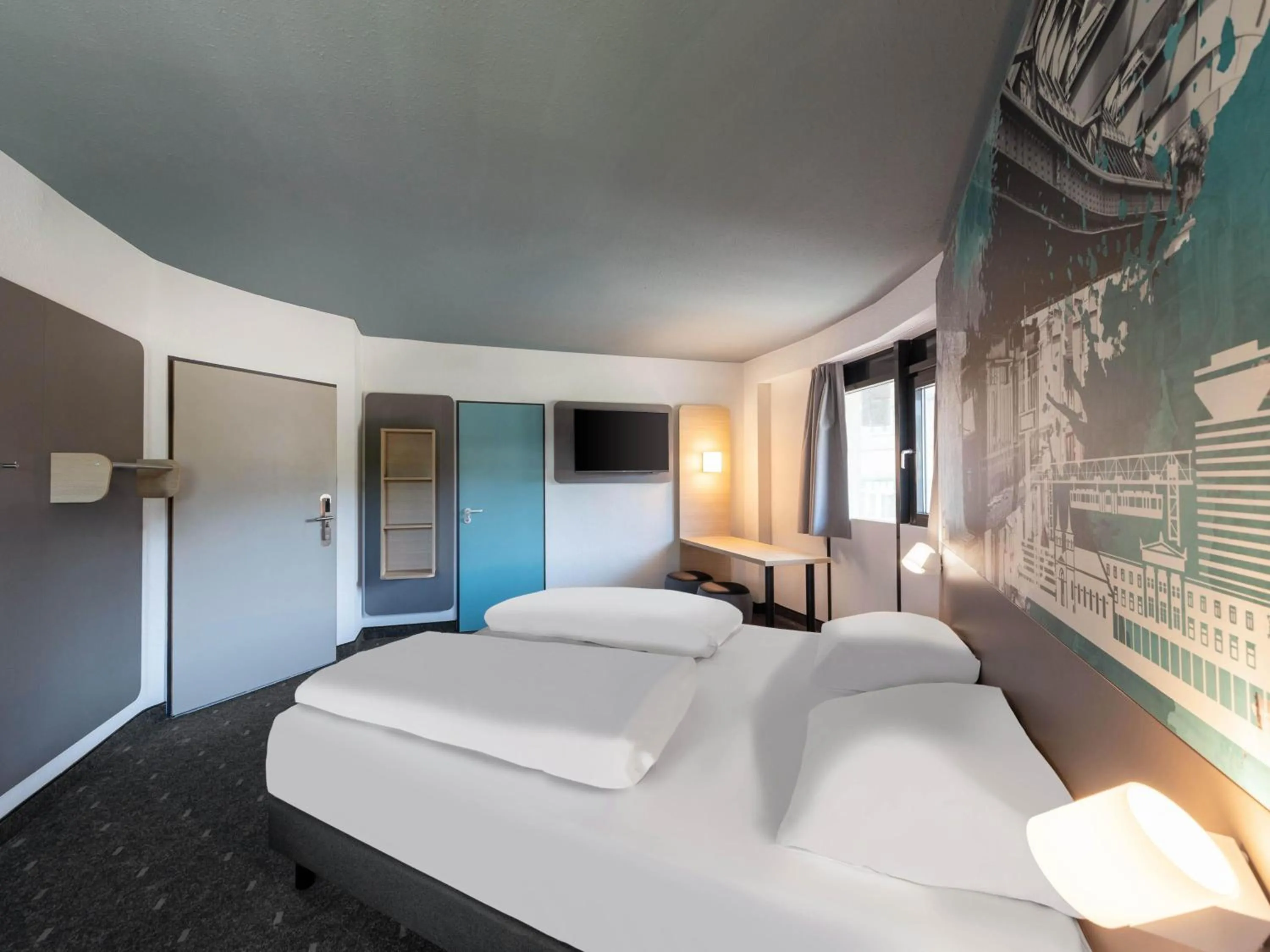 Photo of the whole room, Bed in B&B HOTEL Wuppertal-City