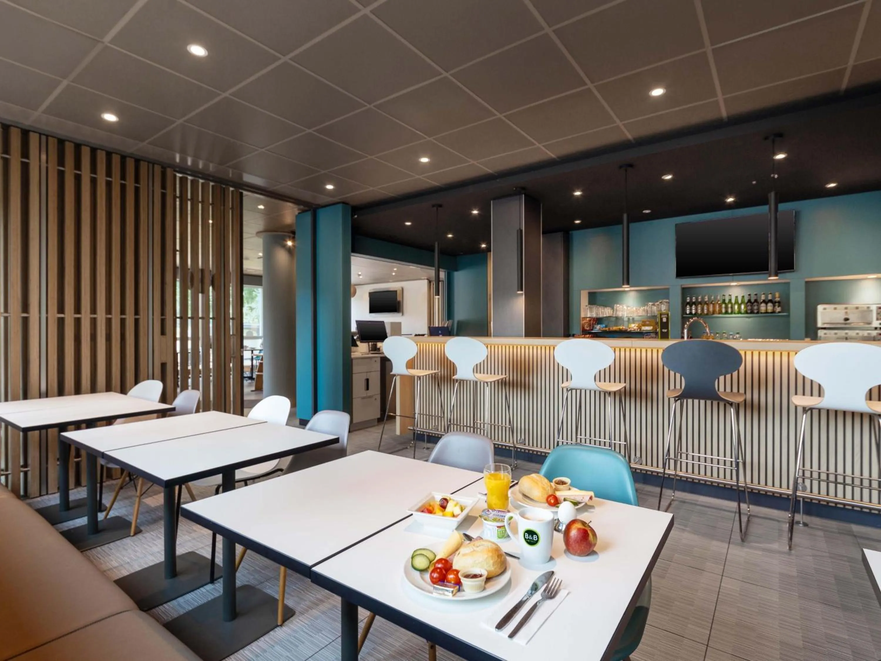 Restaurant/places to eat in B&B HOTEL Wuppertal-City