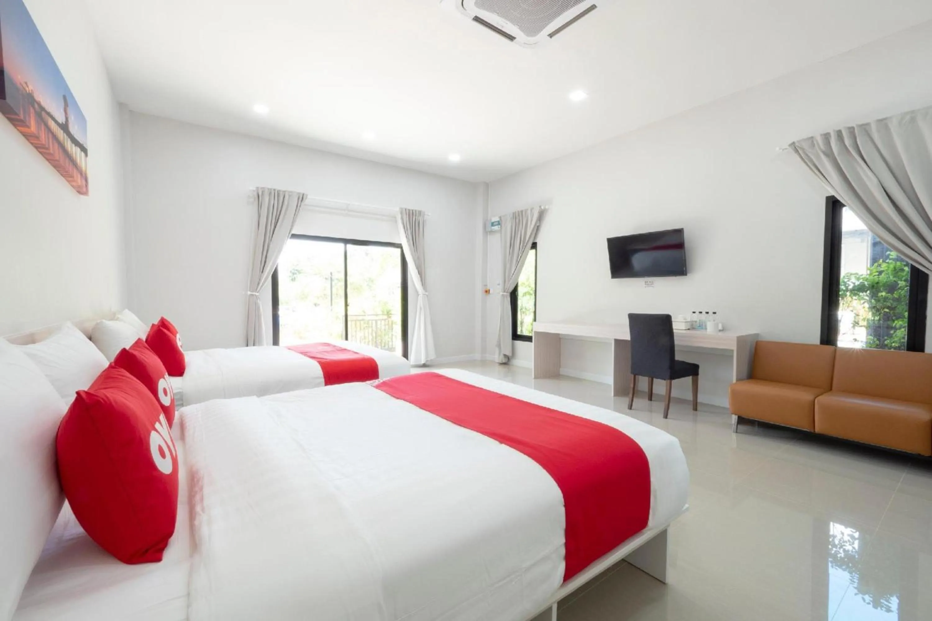 View (from property/room), Bed in Capital O 75378 Thawapee Resort