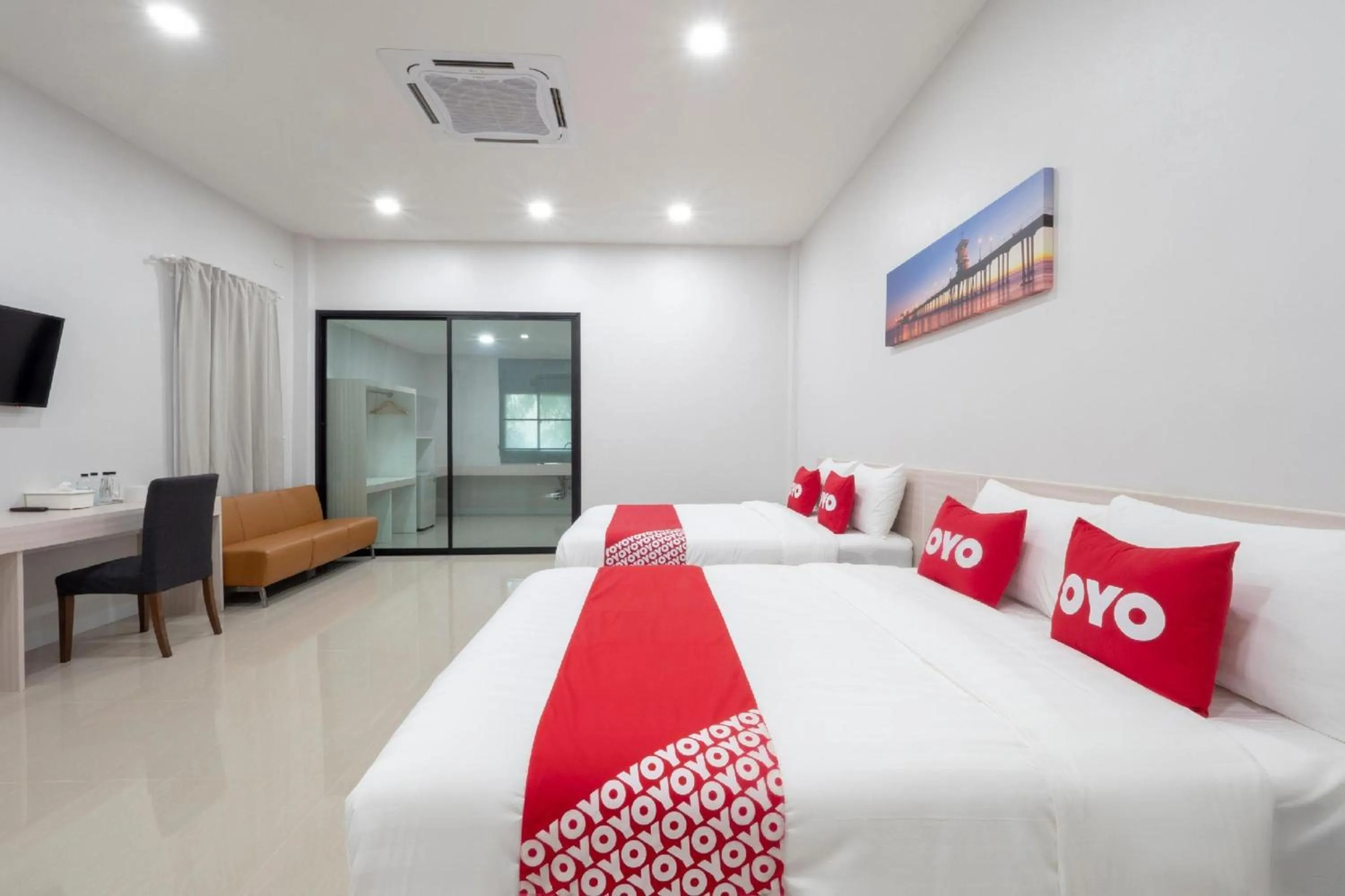 View (from property/room), Bed in Capital O 75378 Thawapee Resort