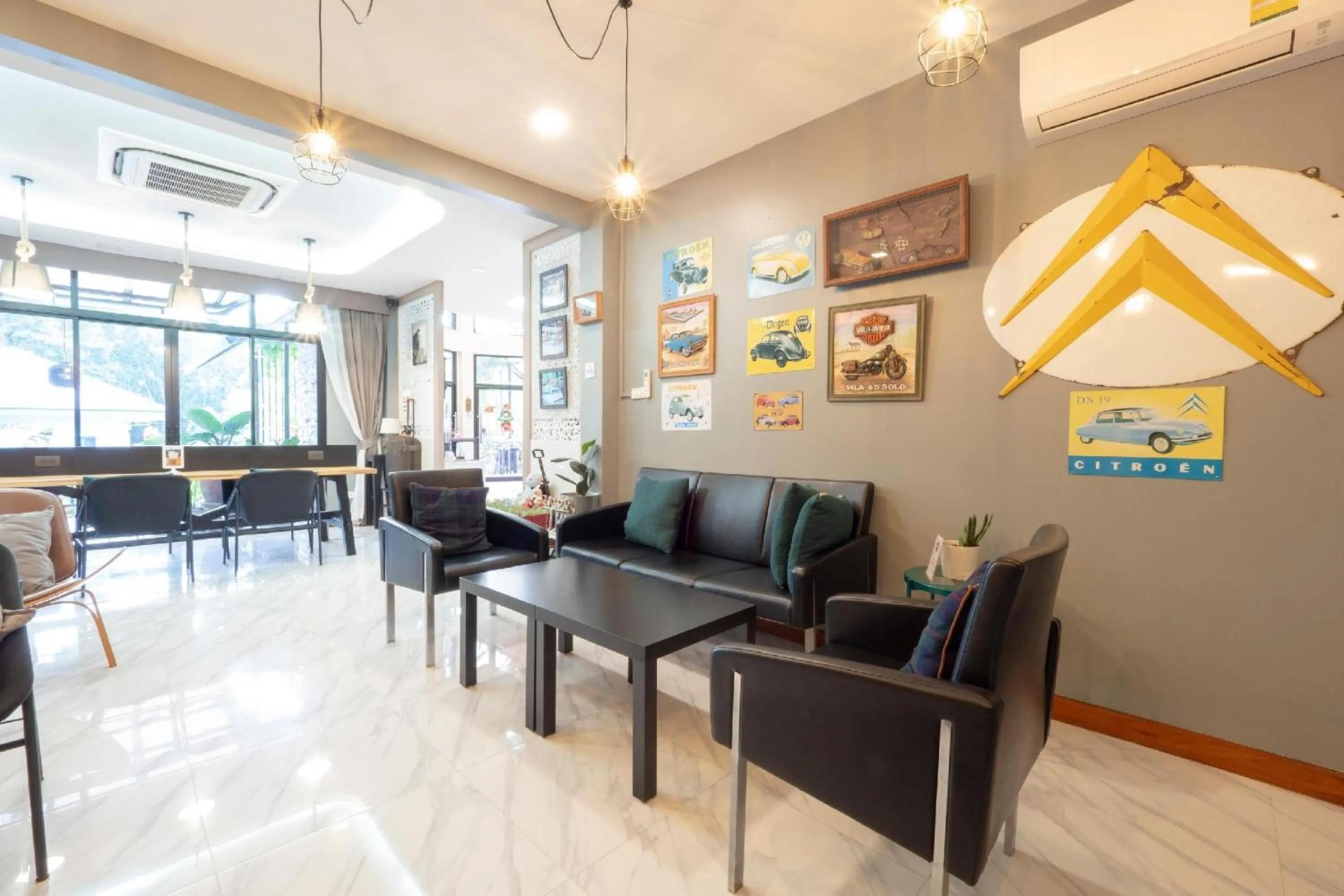 Restaurant/places to eat in Capital O 75378 Thawapee Resort