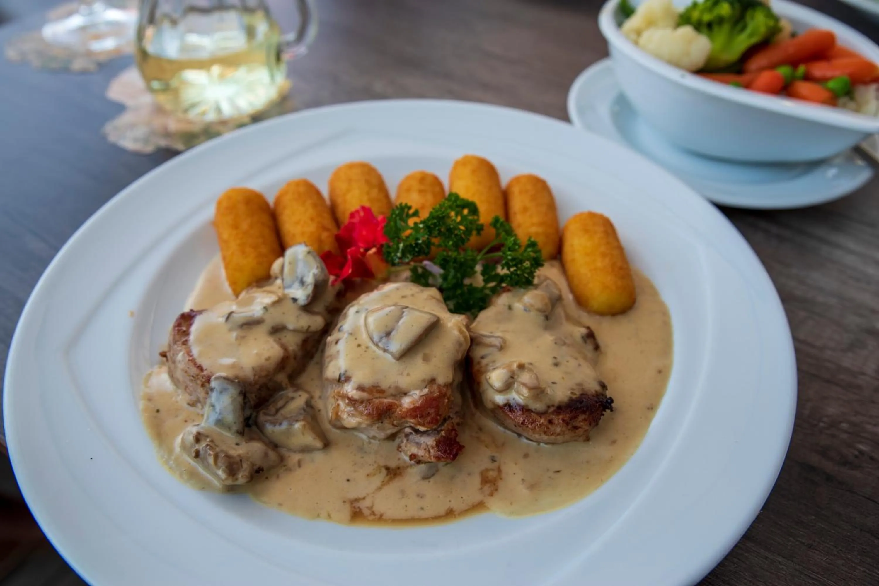 Food and drinks in Landhotel Seerose