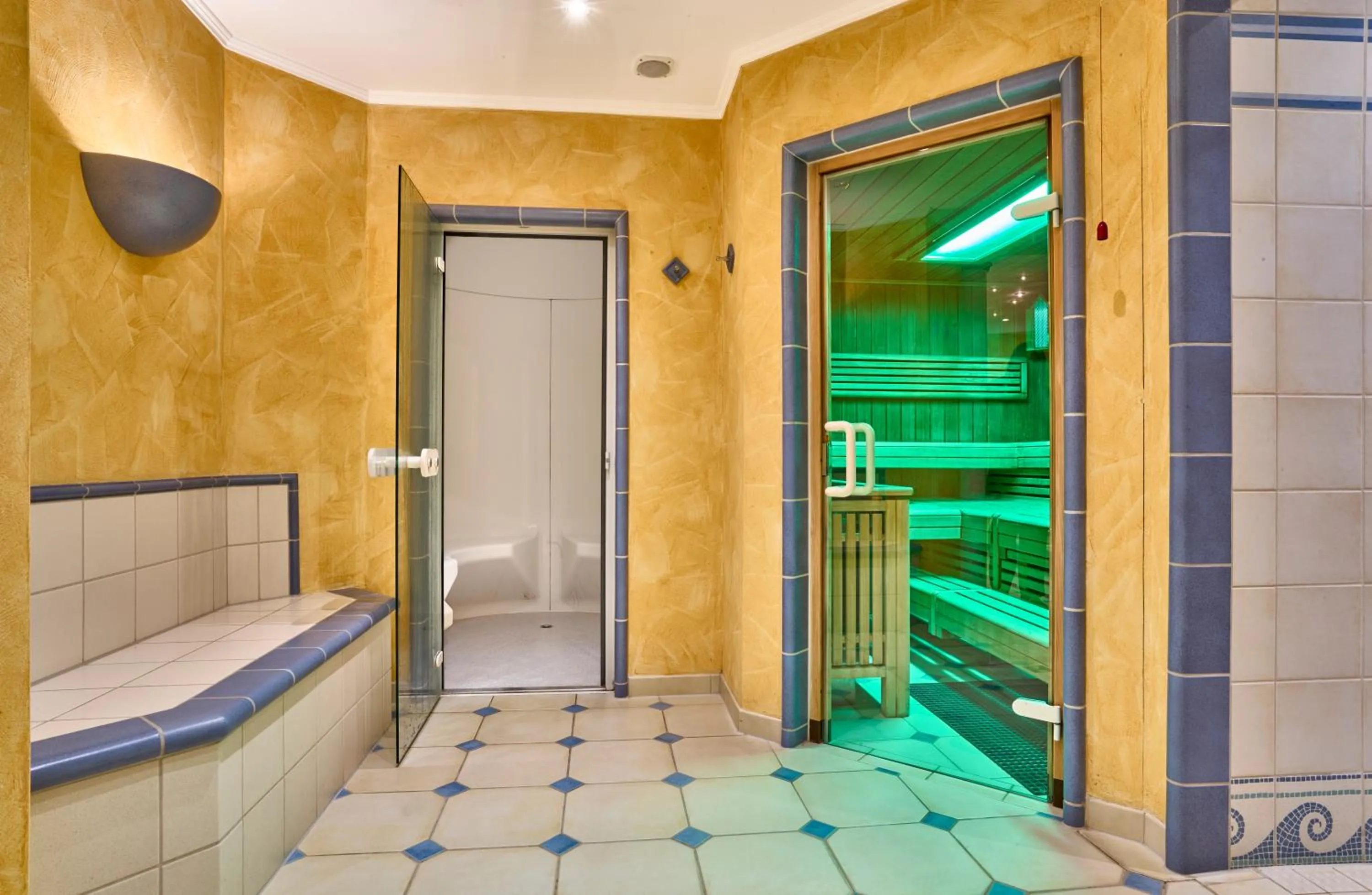 Sauna, Bed in Landhotel Seerose