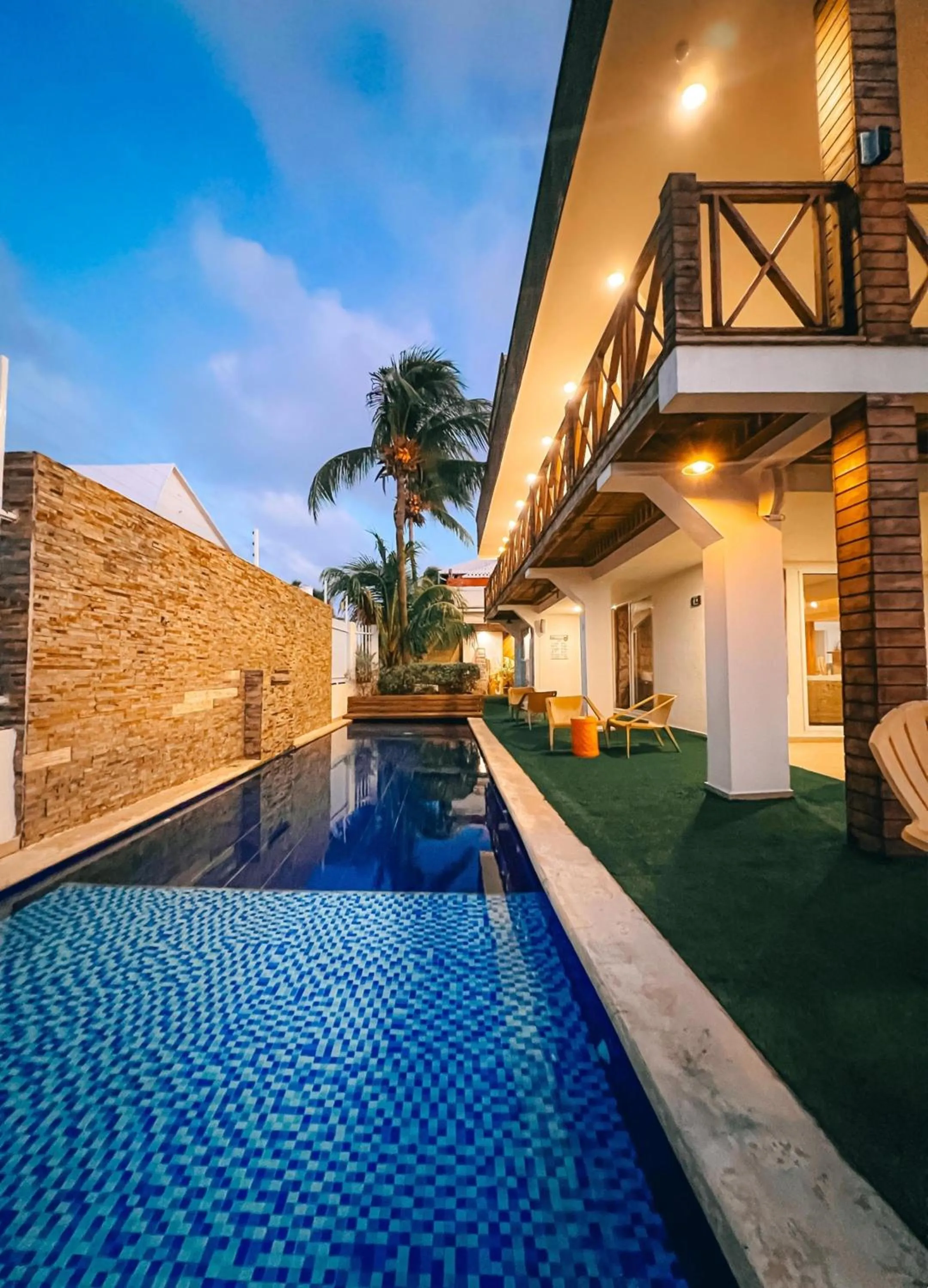 Facade/entrance in In Di House of Reggae Boutique