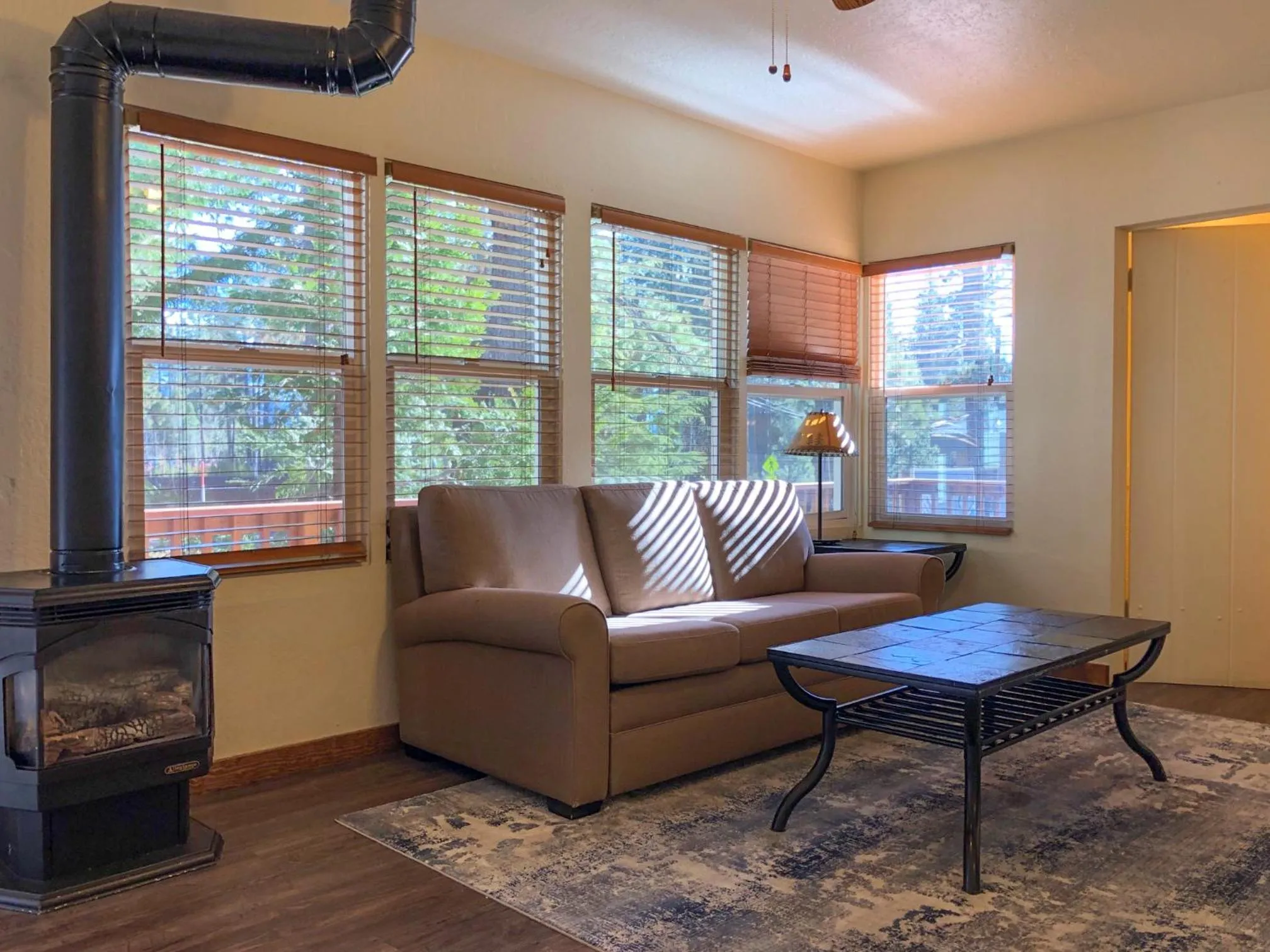 Living room in Tahoe Sands Resort
