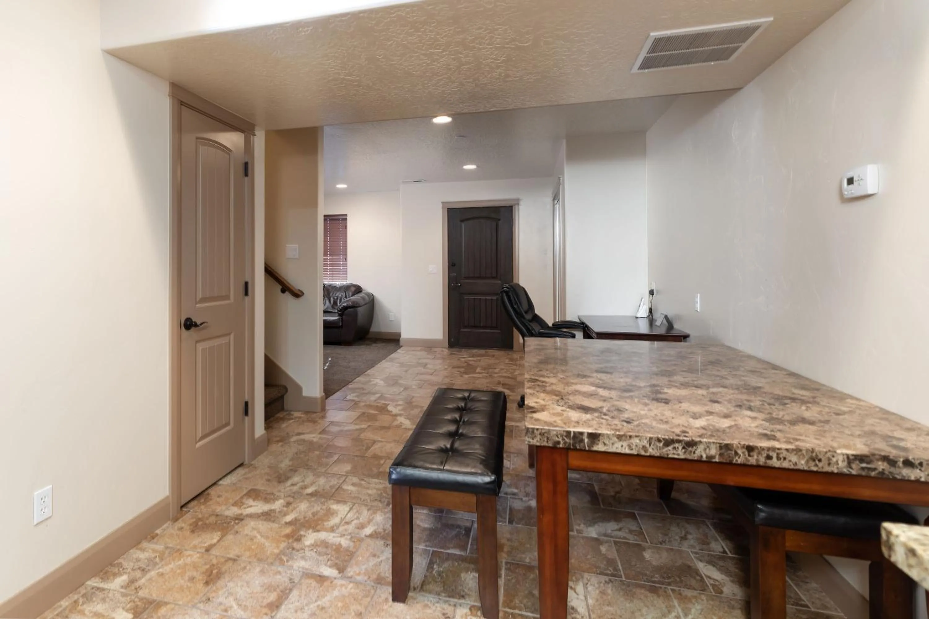 Kitchen or kitchenette in Duchesne Suites