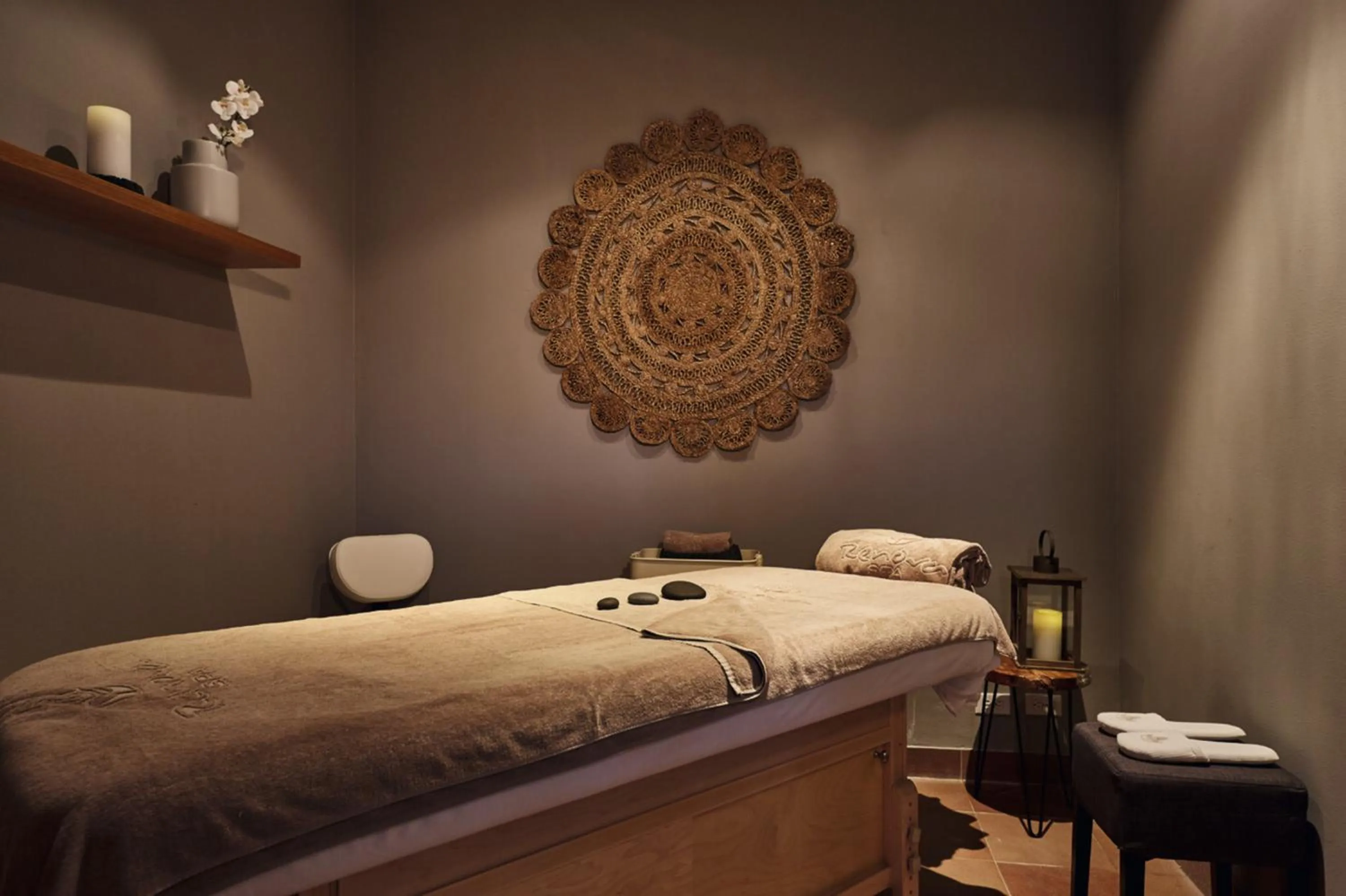 Massage, Bed in Riu Palace Paradise Island - Adults Only - All Inclusive