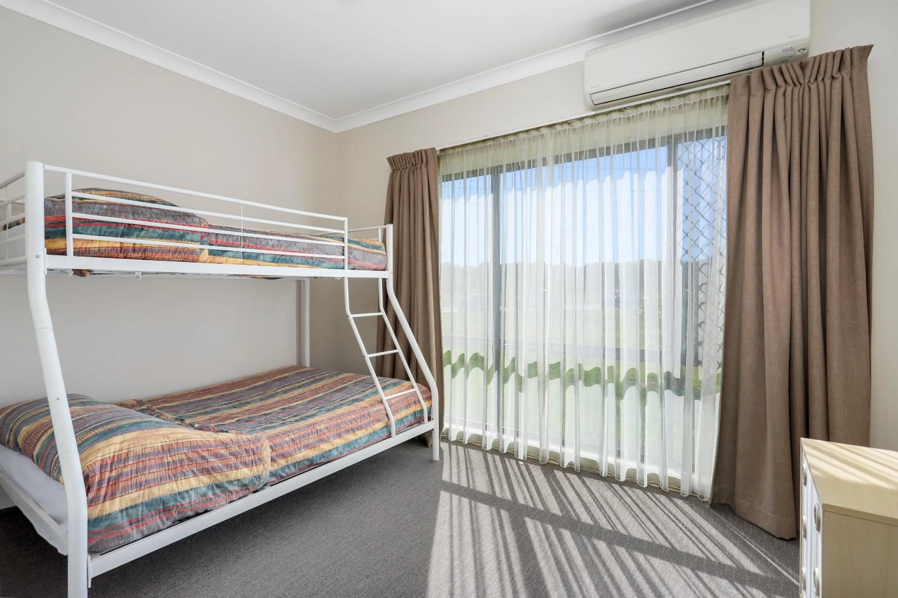 Family, Bed in Gateway Motel